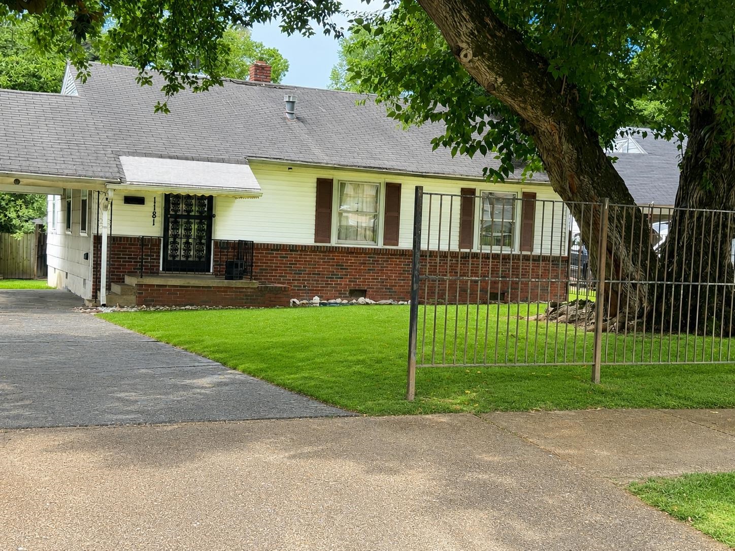 1181 INMAN CV Property Photo 1