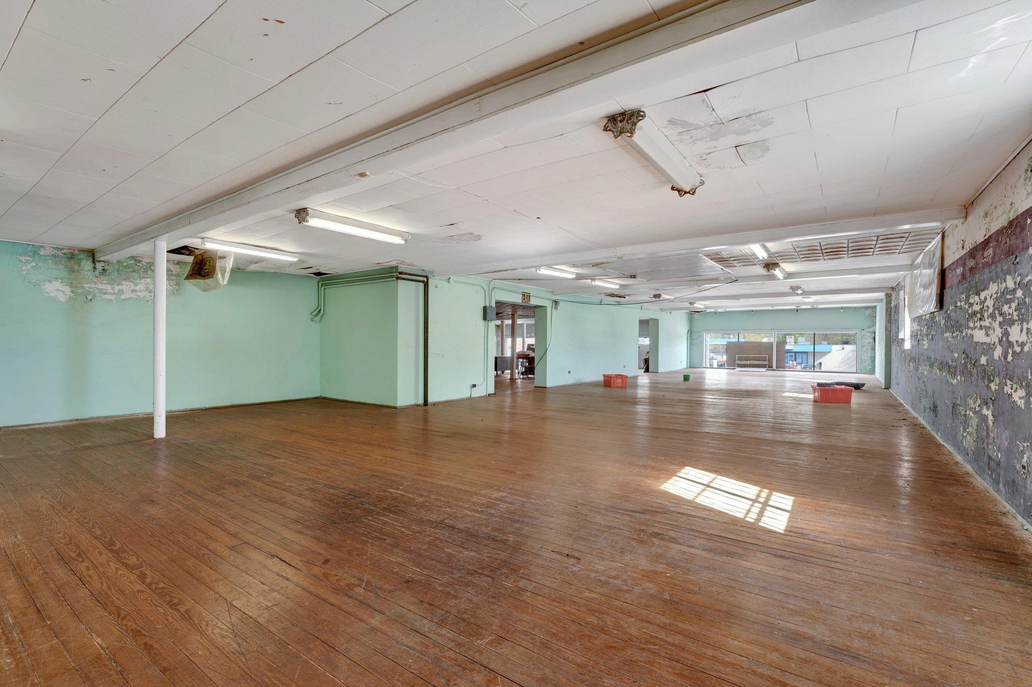 2461 Chelsea Ave Property Photo 16