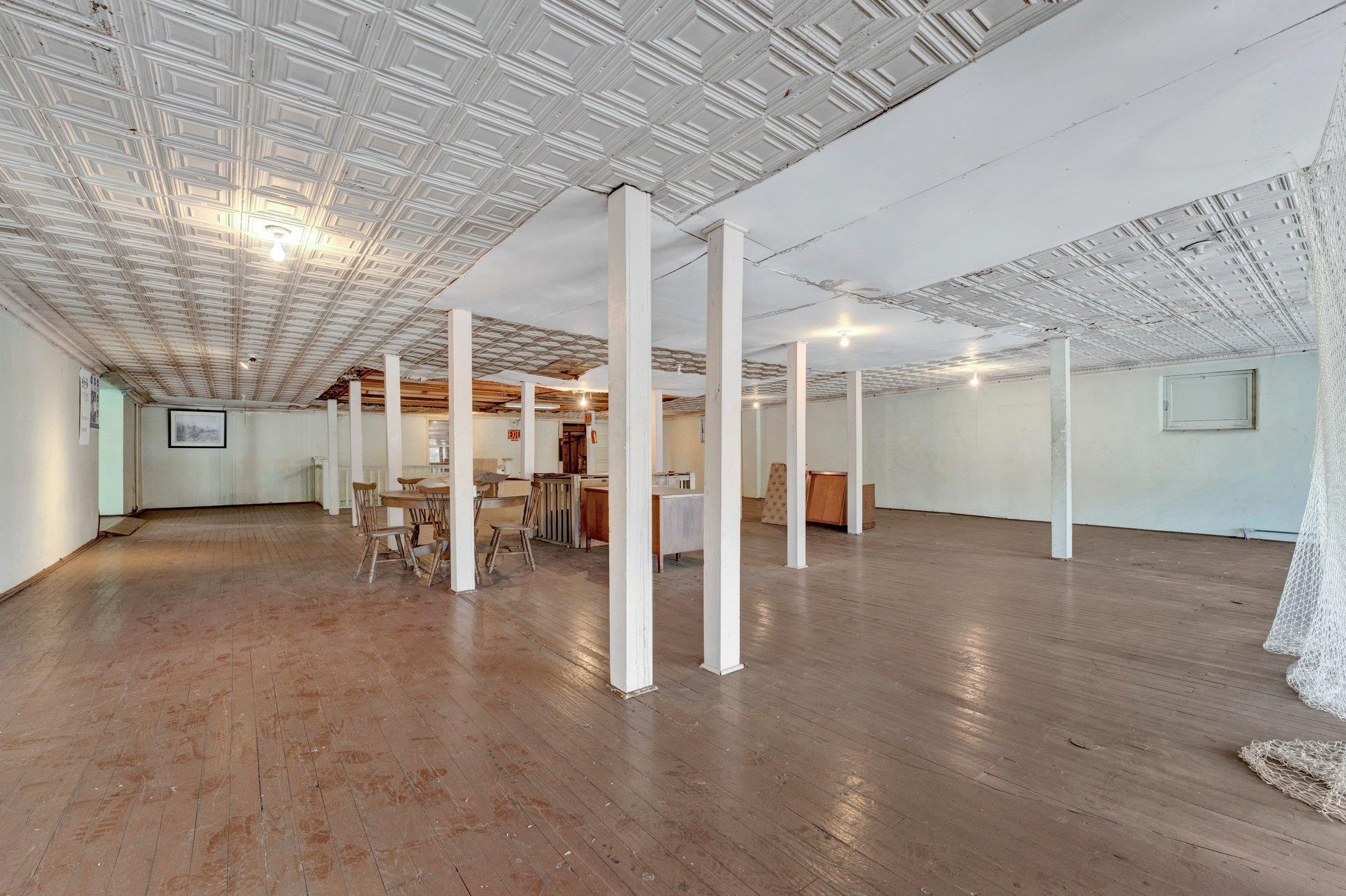 2461 Chelsea Ave Property Photo 19