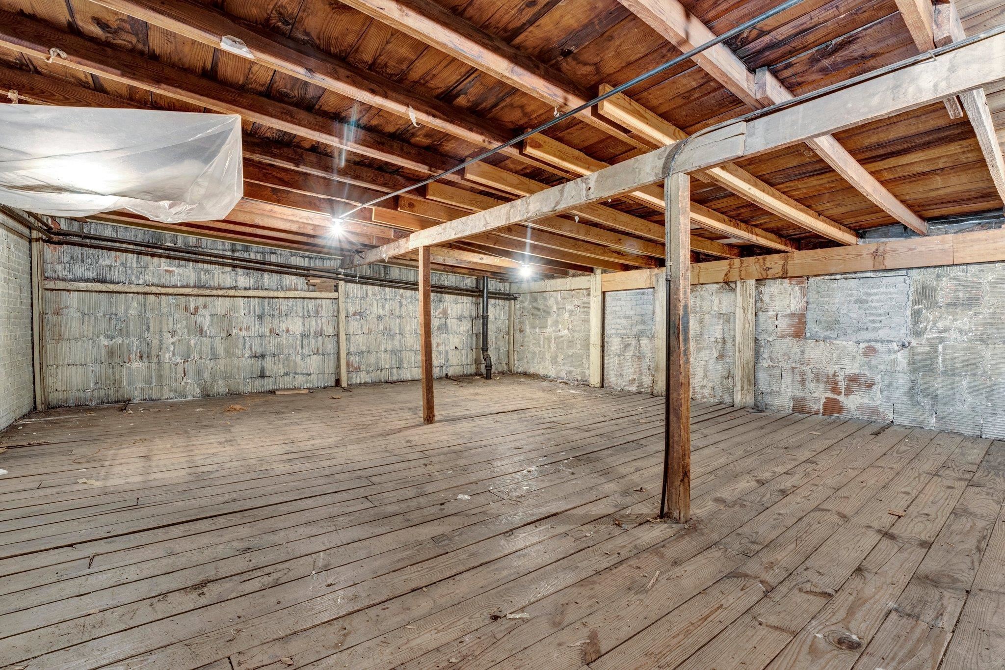 2461 Chelsea Ave Property Photo 22