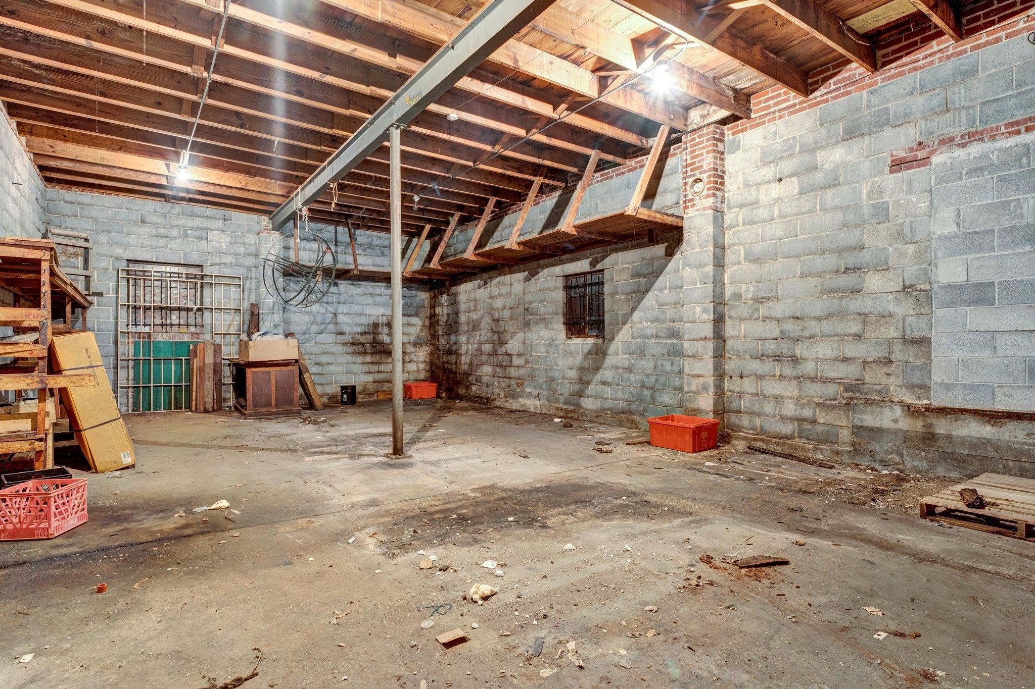 2461 Chelsea Ave Property Photo 26