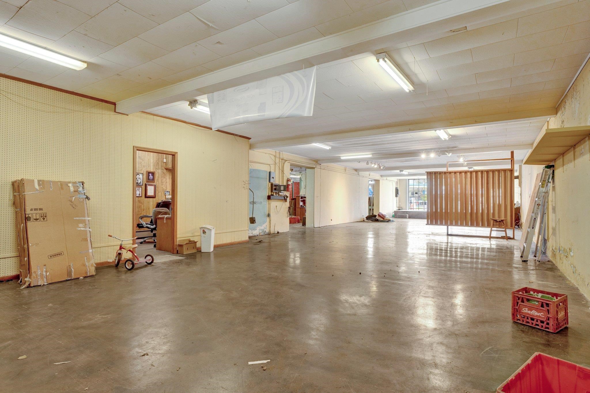 2461 Chelsea Ave Property Photo 27
