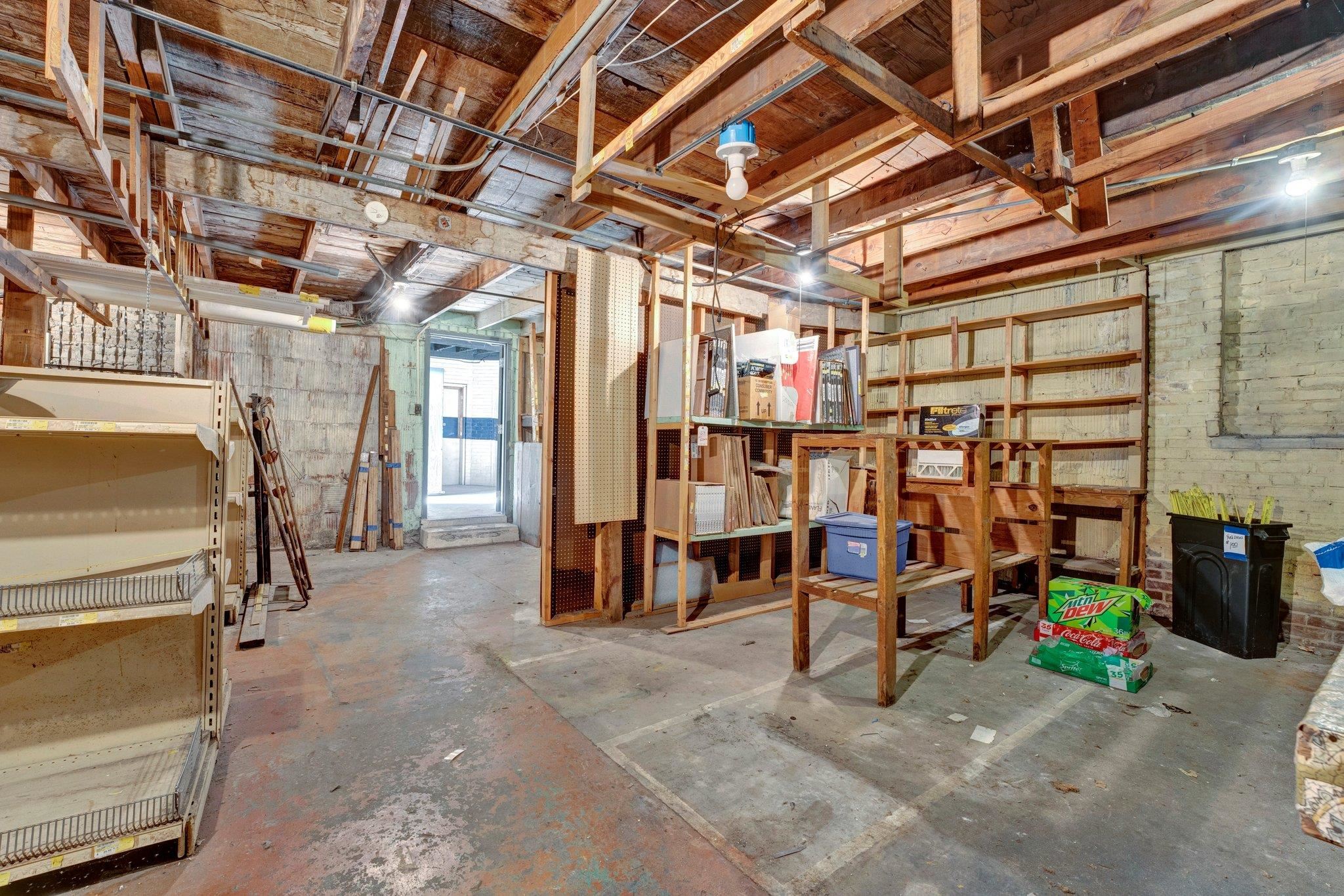 2461 Chelsea Ave Property Photo 31