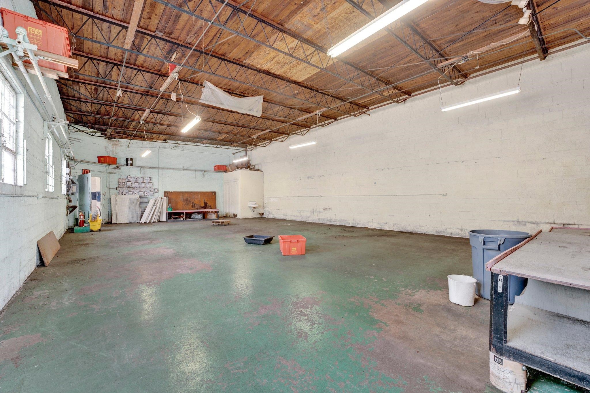2461 Chelsea Ave Property Photo 34