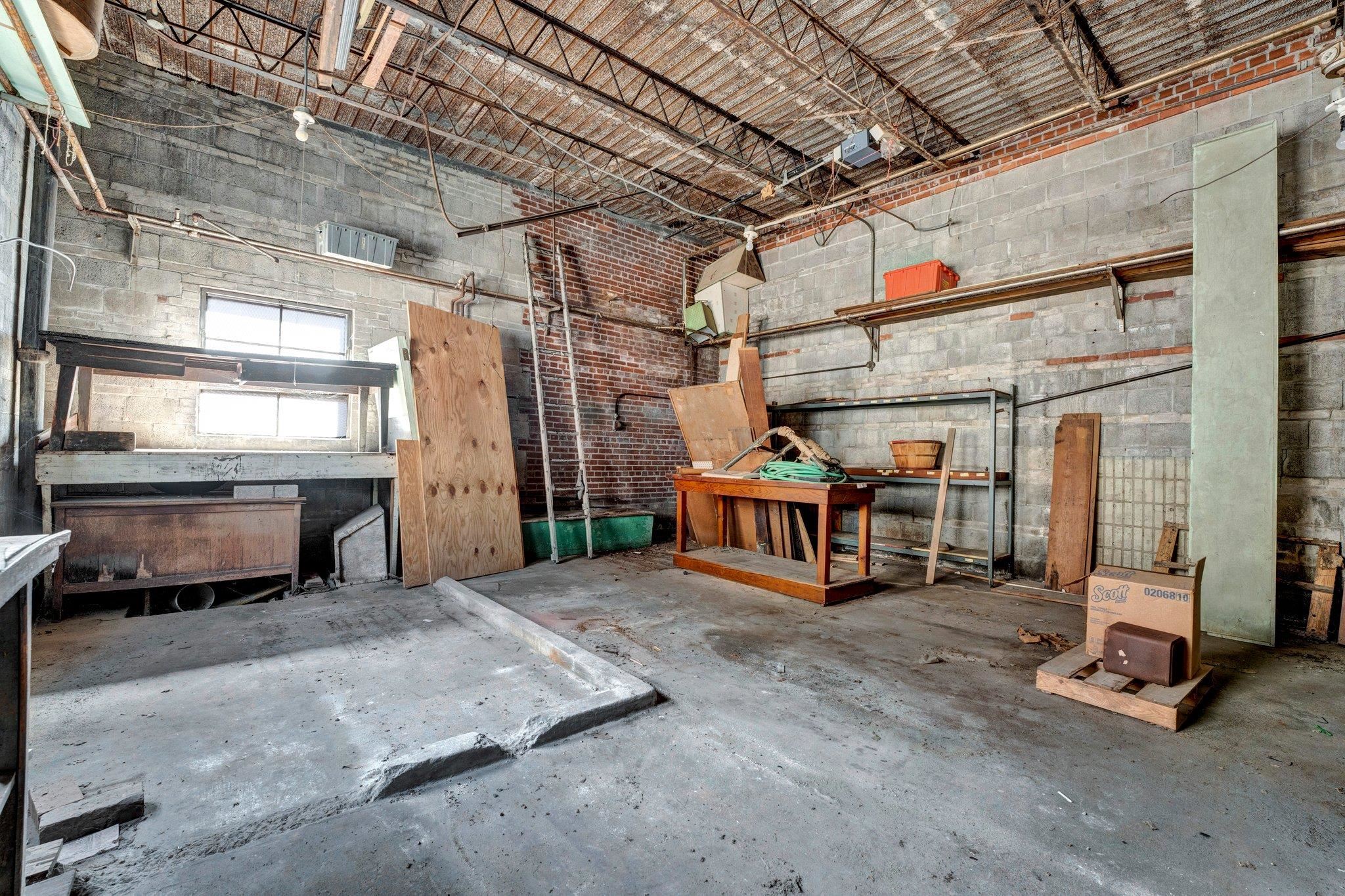 2461 Chelsea Ave Property Photo 36