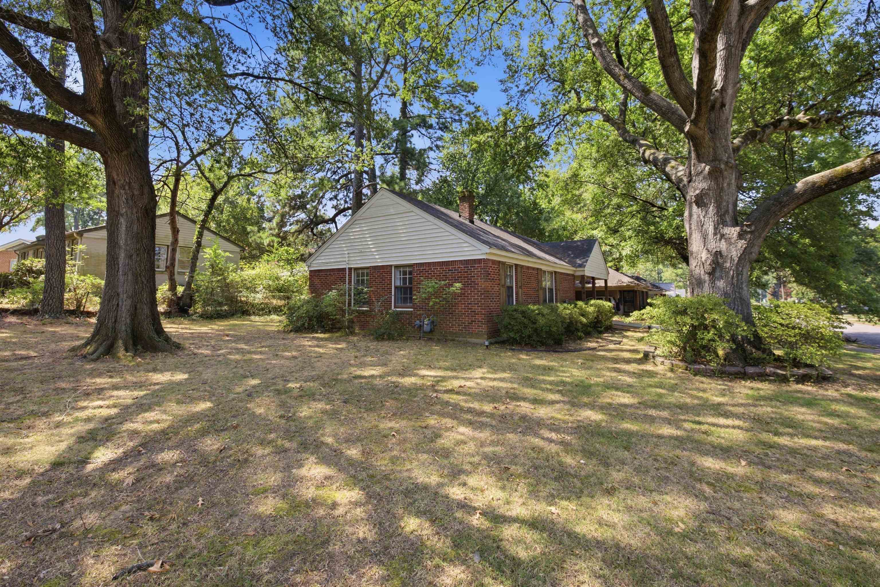 5091 Newcastle Ave Property Photo 4