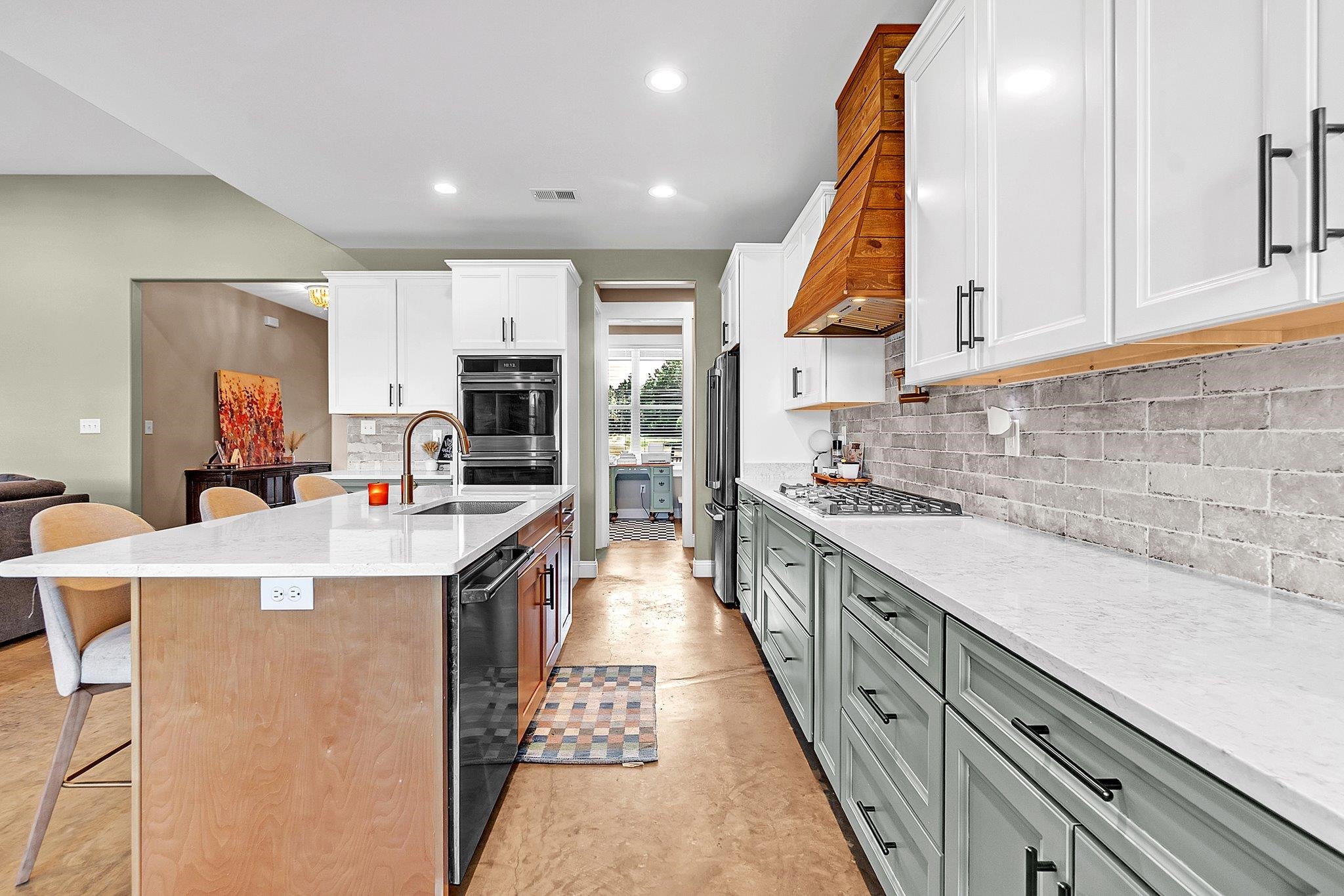 8589 Brunswick Rd Property Photo 12