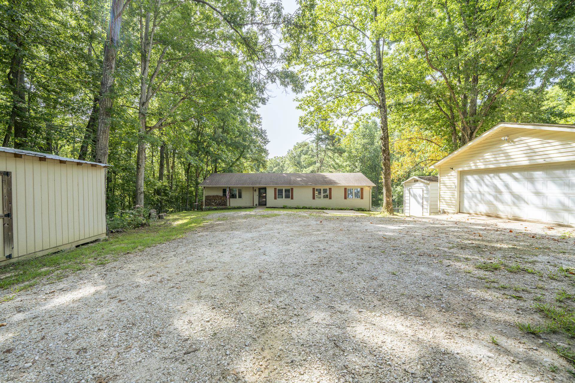 5171 Crawford School Rd Property Photo 2