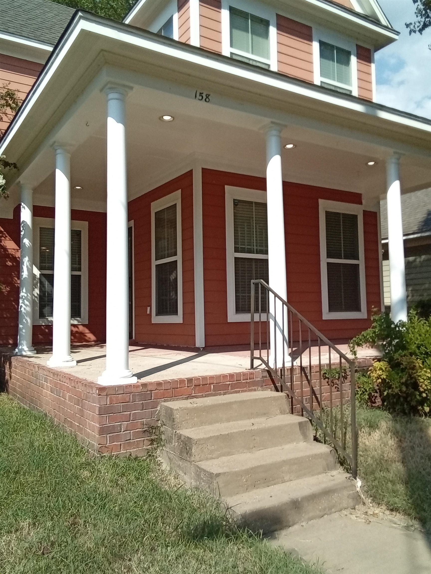 158 Keel Ave Property Photo 2