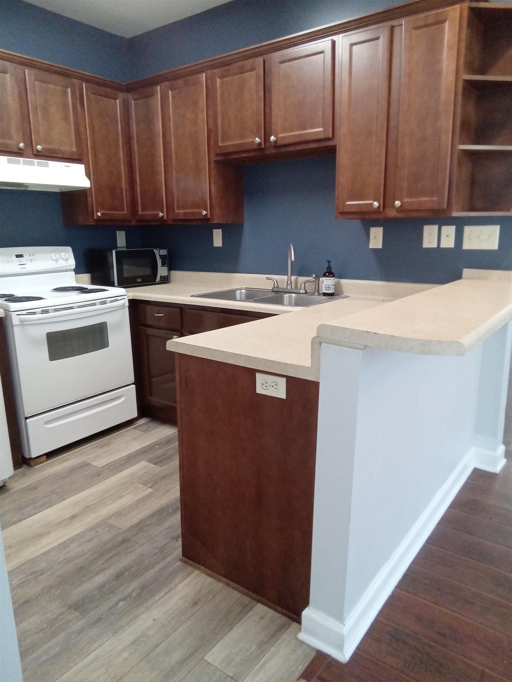 158 Keel Ave Property Photo 5