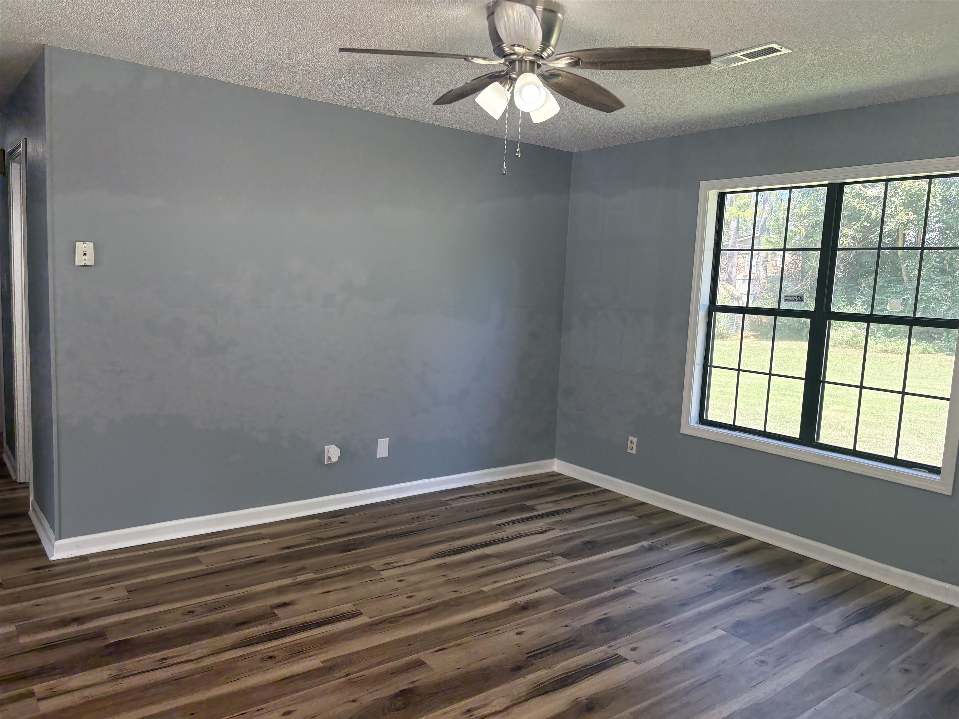 109 Penn Dr Property Photo 5