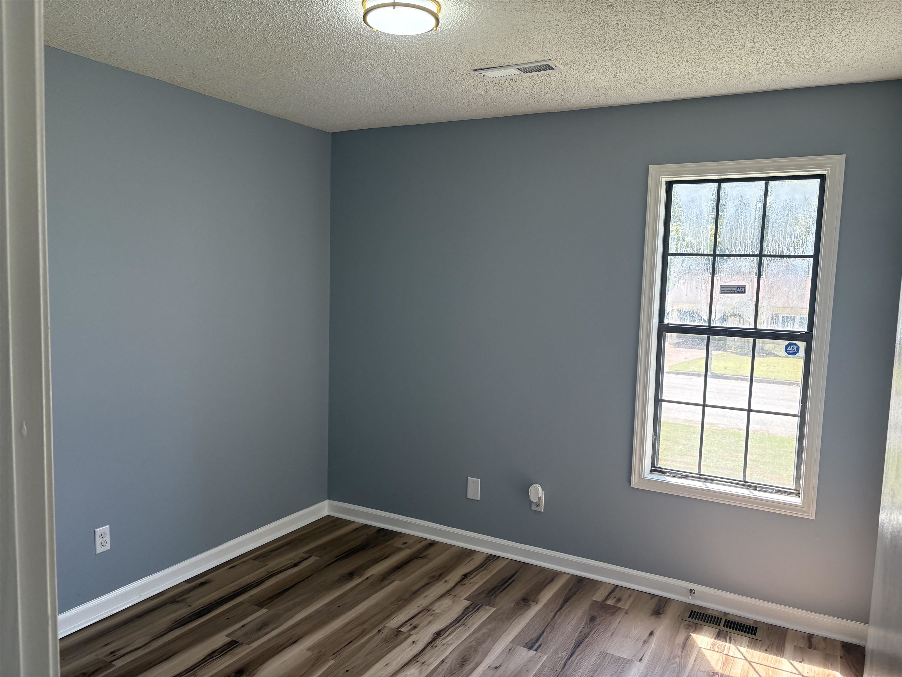 109 Penn Dr Property Photo 12