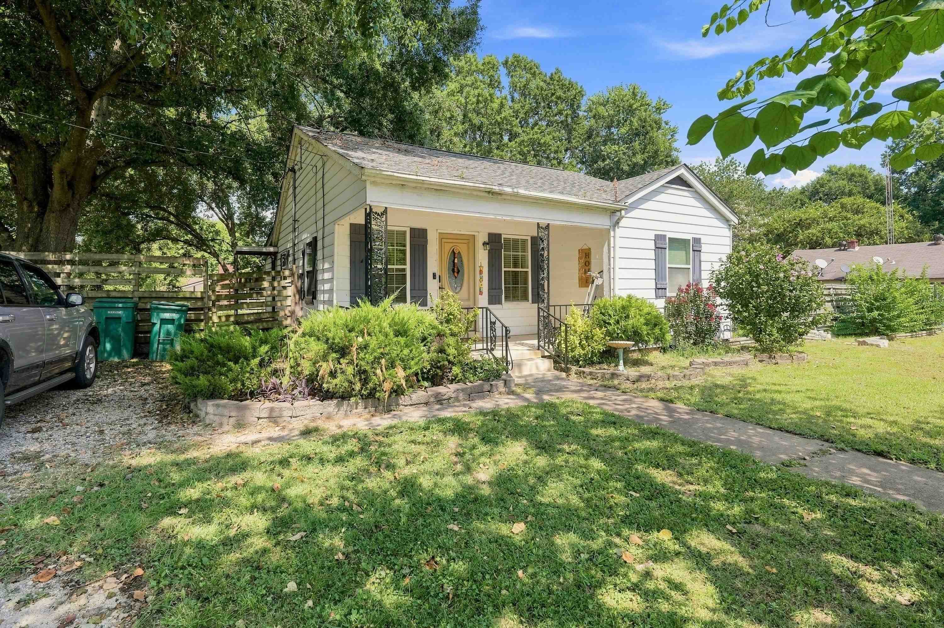 2096 Welton St Property Photo 2