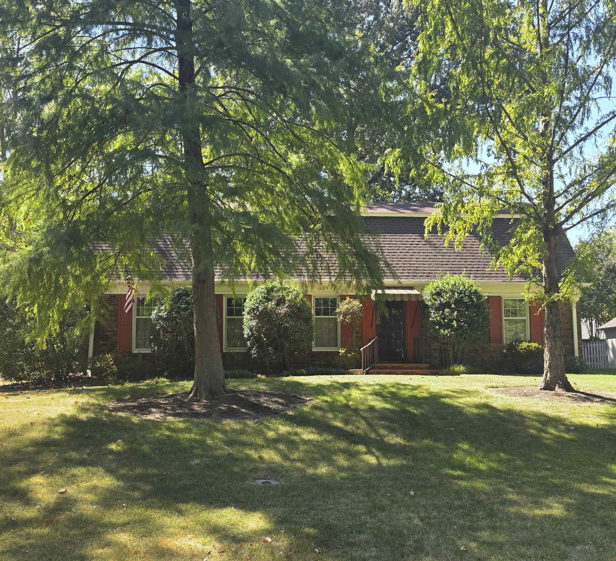1885 Malabar Dr Property Photo 2