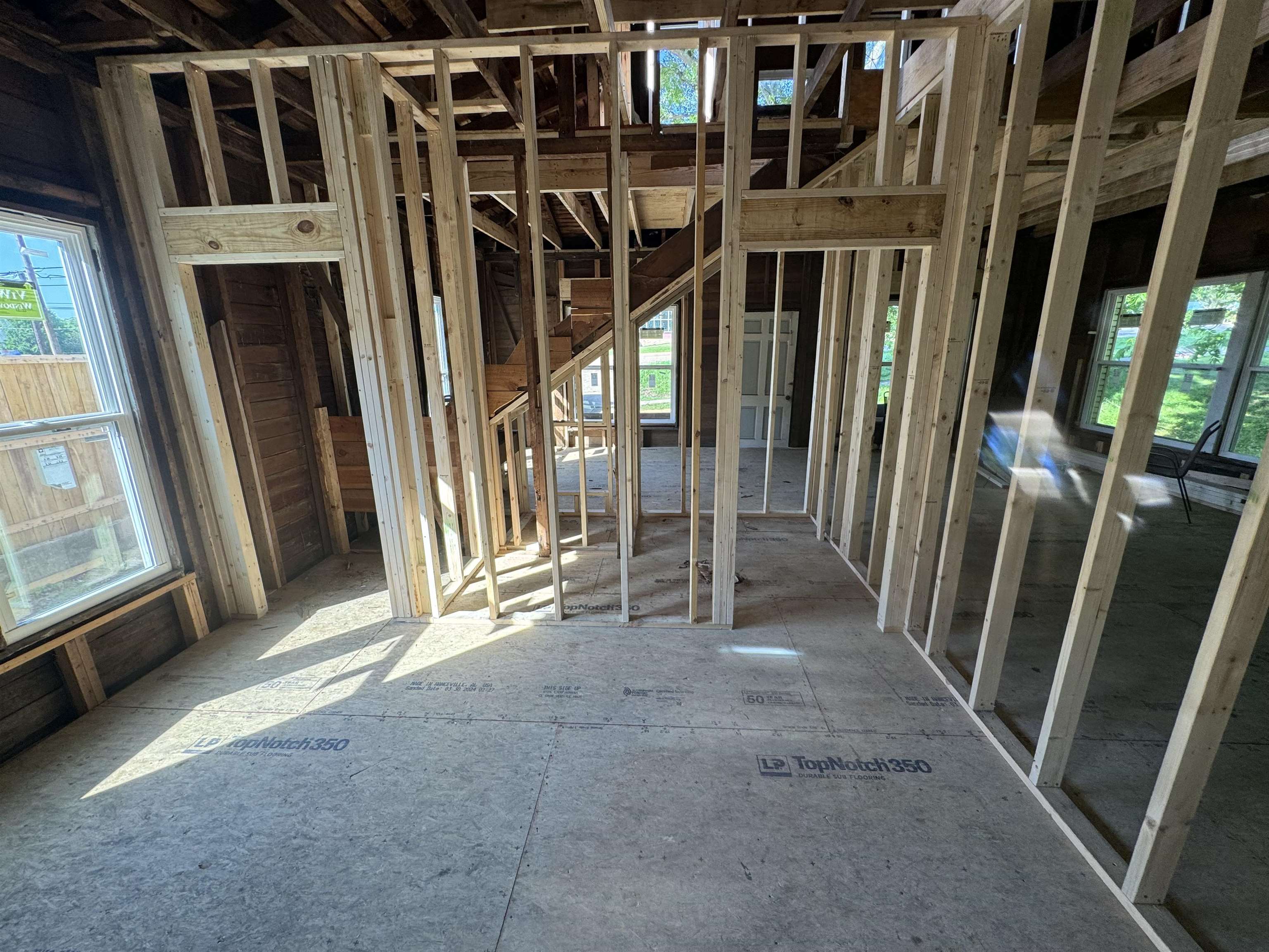 311 W Court Ave Property Photo 8