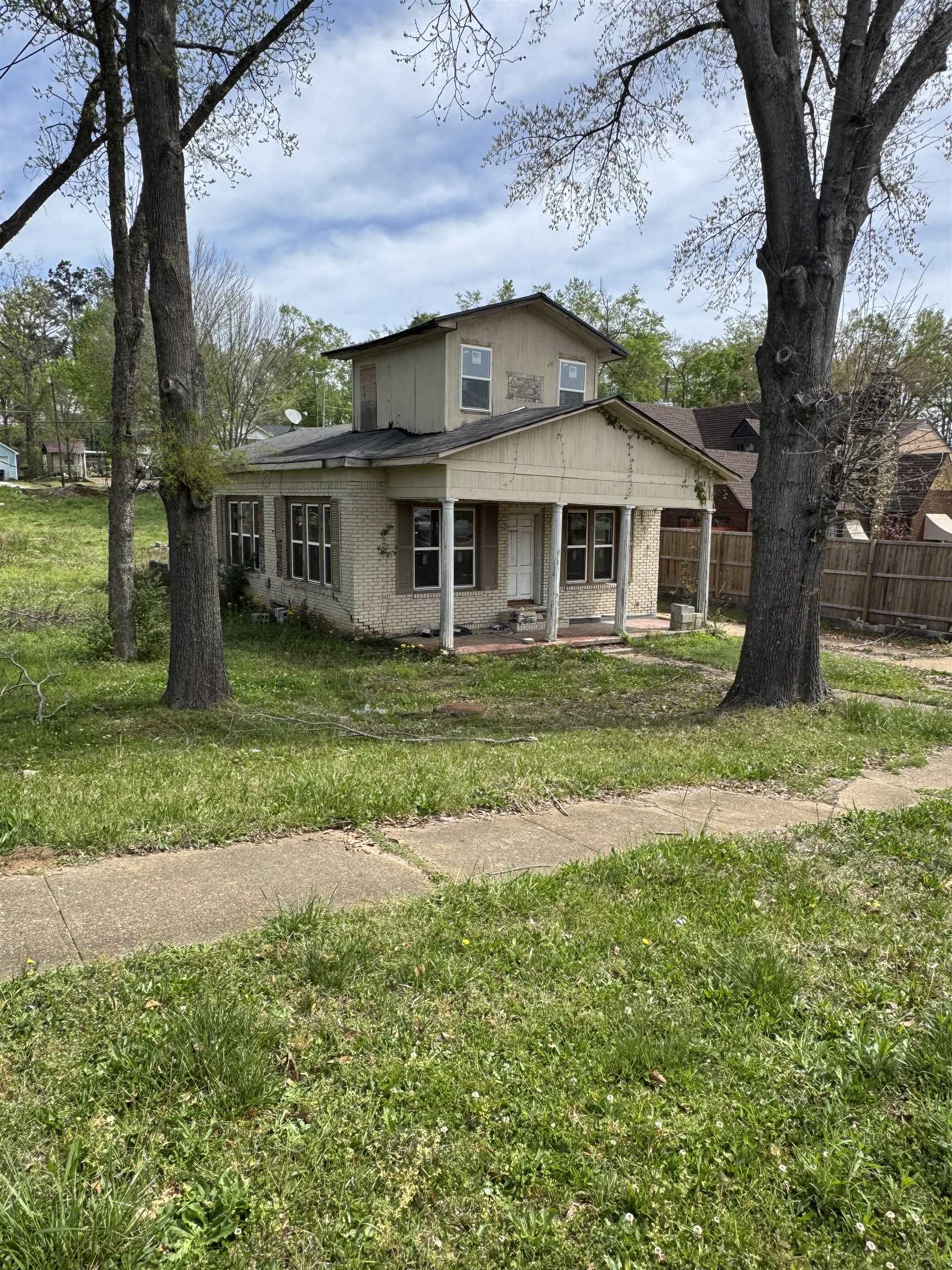311 W Court Ave Property Photo 26