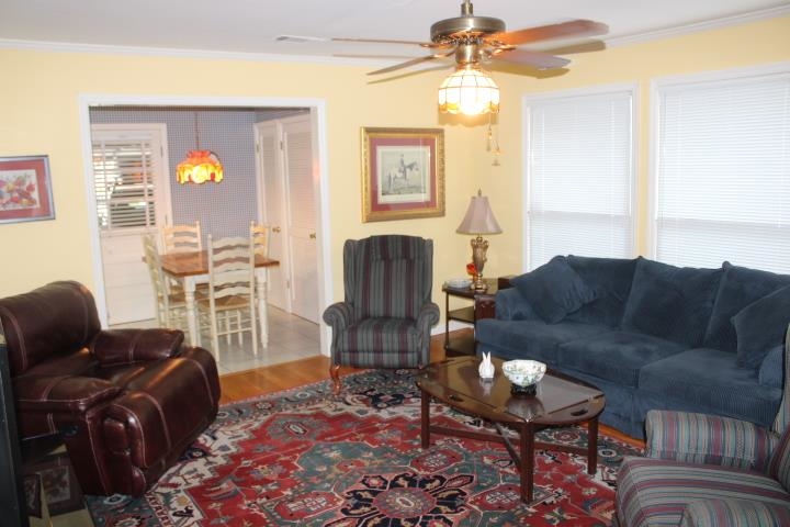 4905 Essexshire Ave Property Photo 6