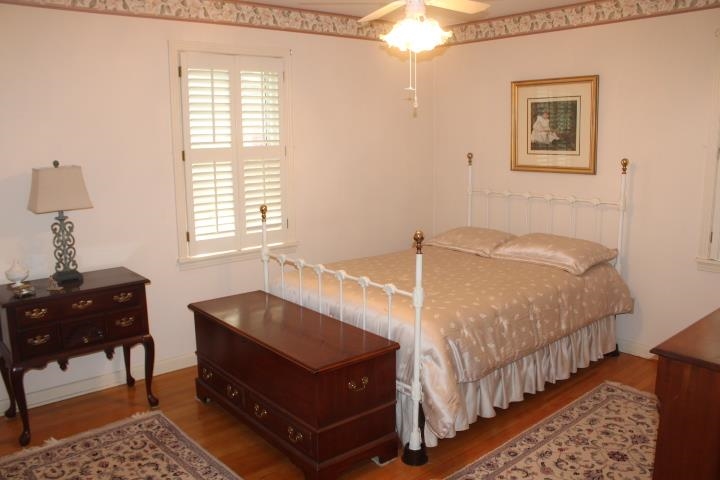 4905 Essexshire Ave Property Photo 17