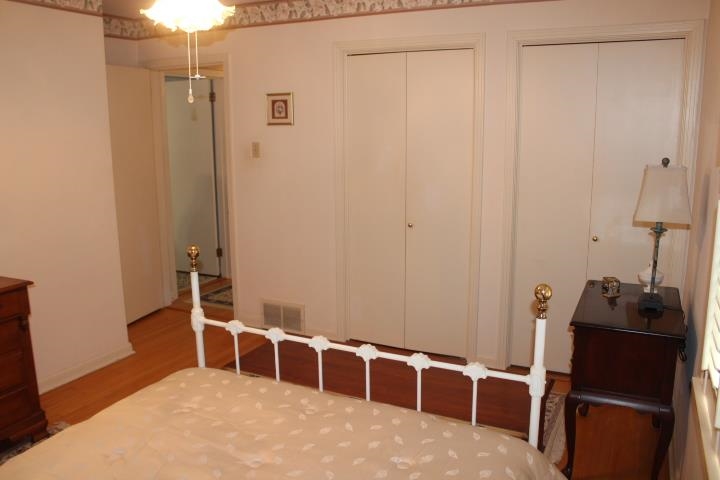 4905 Essexshire Ave Property Photo 18