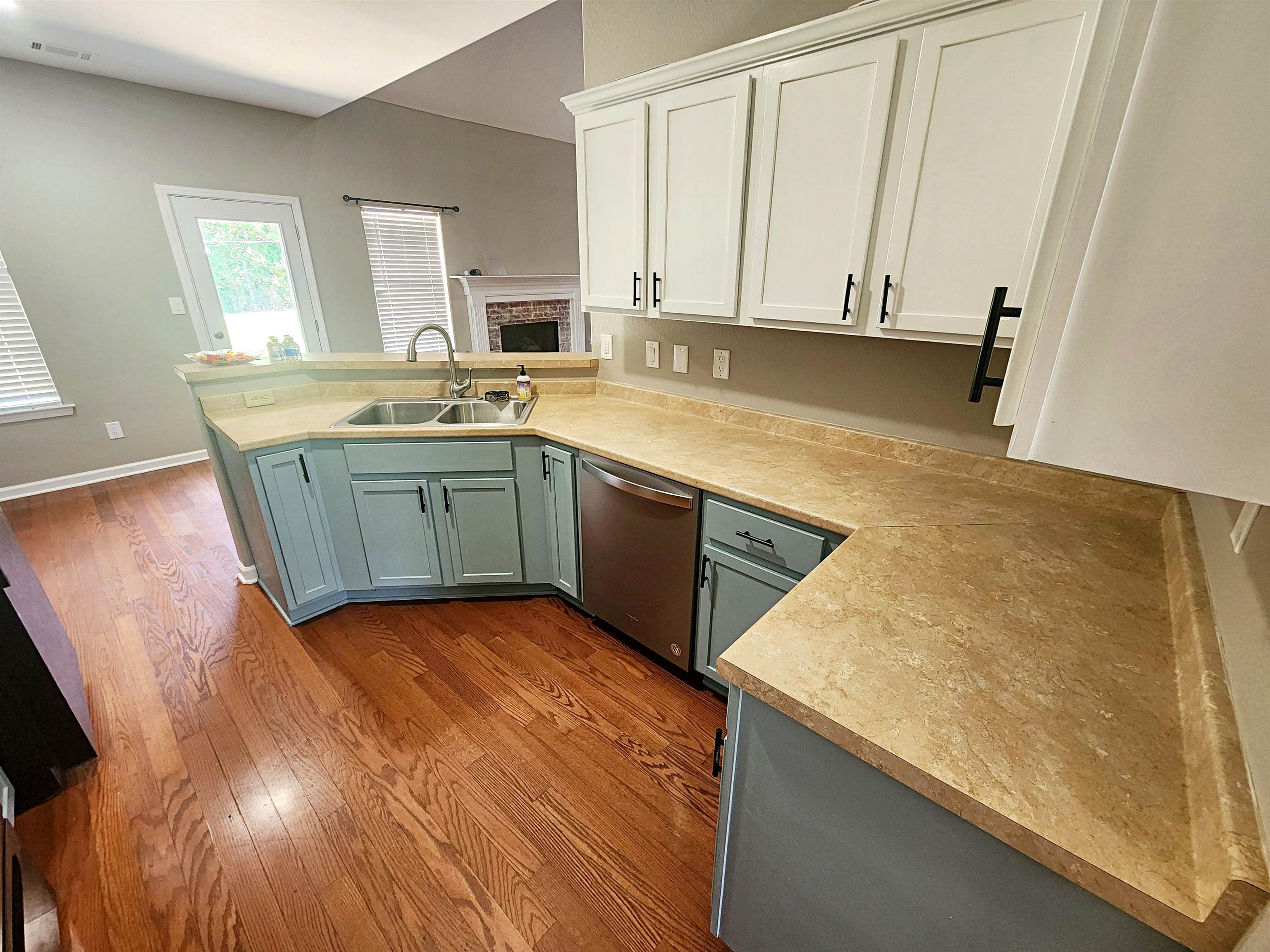 240 Carrington Ave Property Photo 10