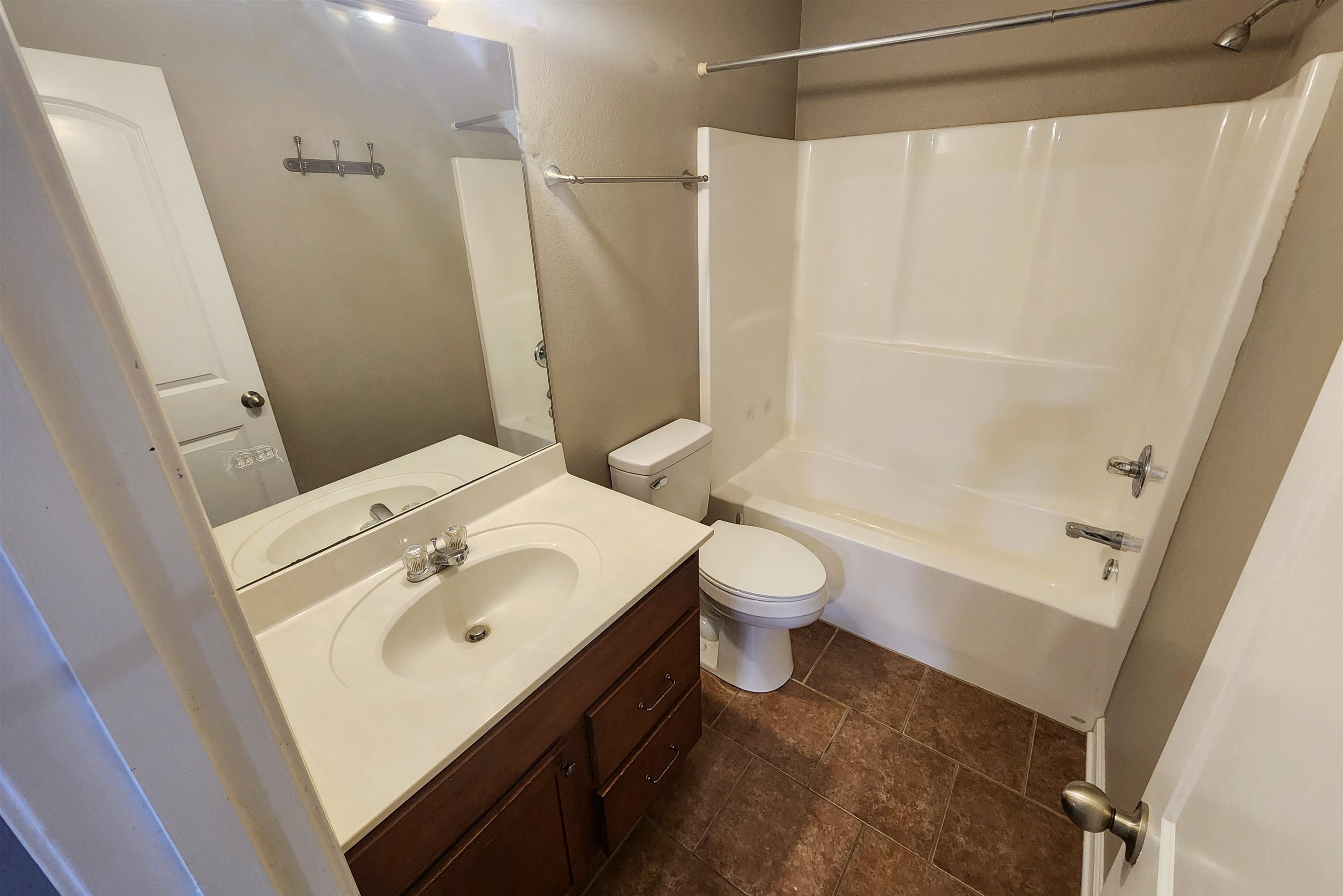 240 Carrington Ave Property Photo 26