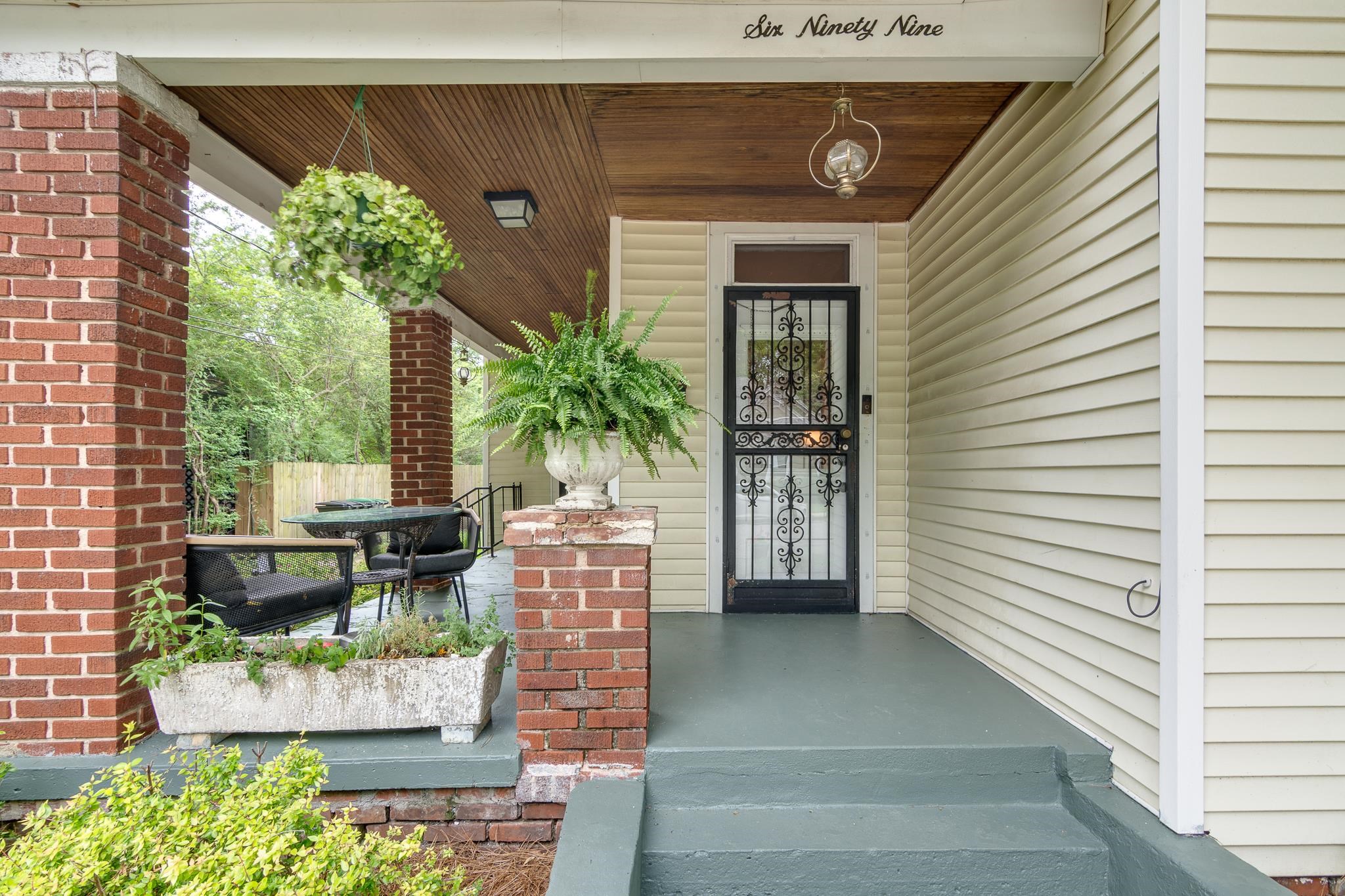 699 New York St Property Photo 2