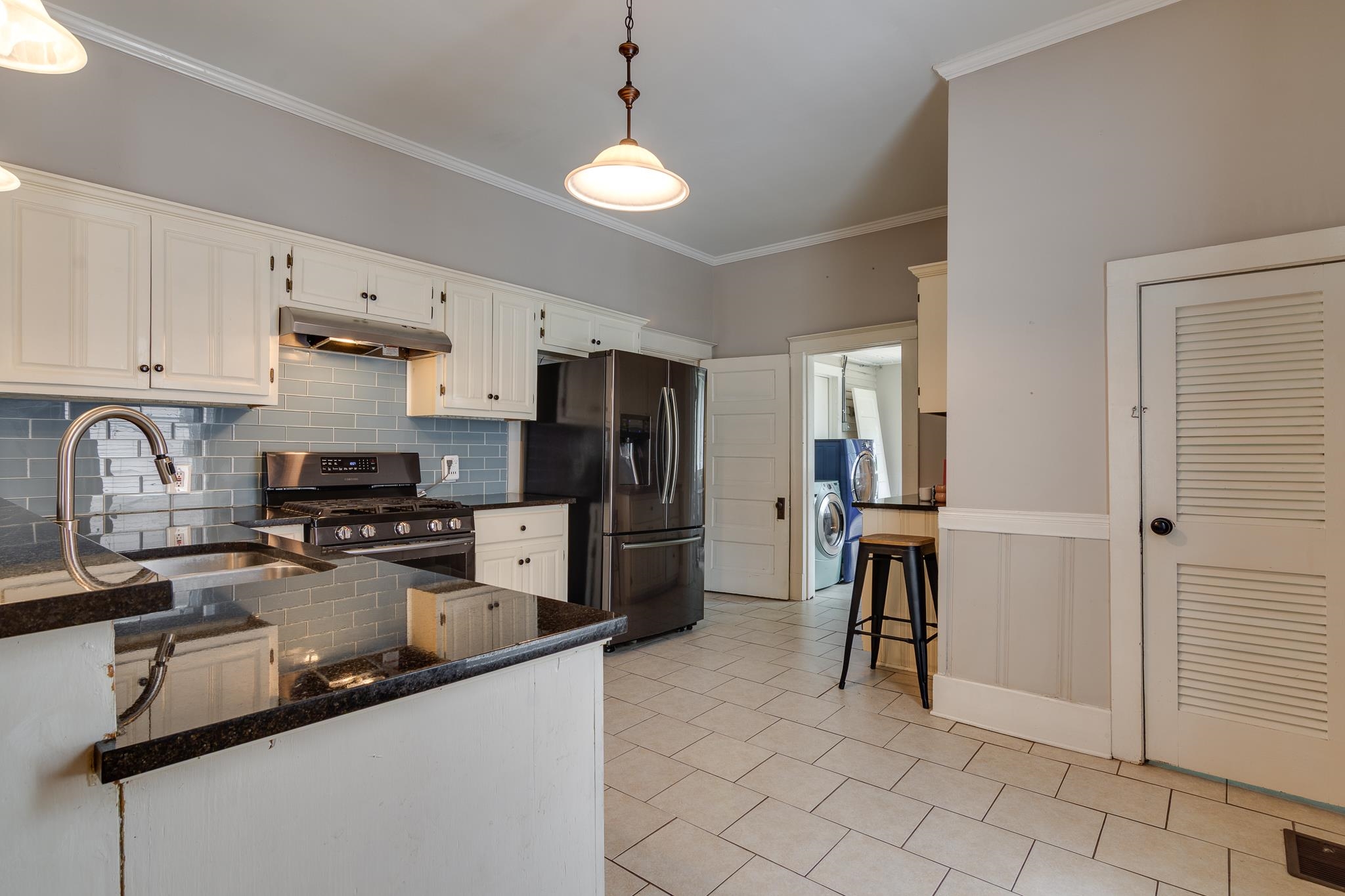 699 New York St Property Photo 12