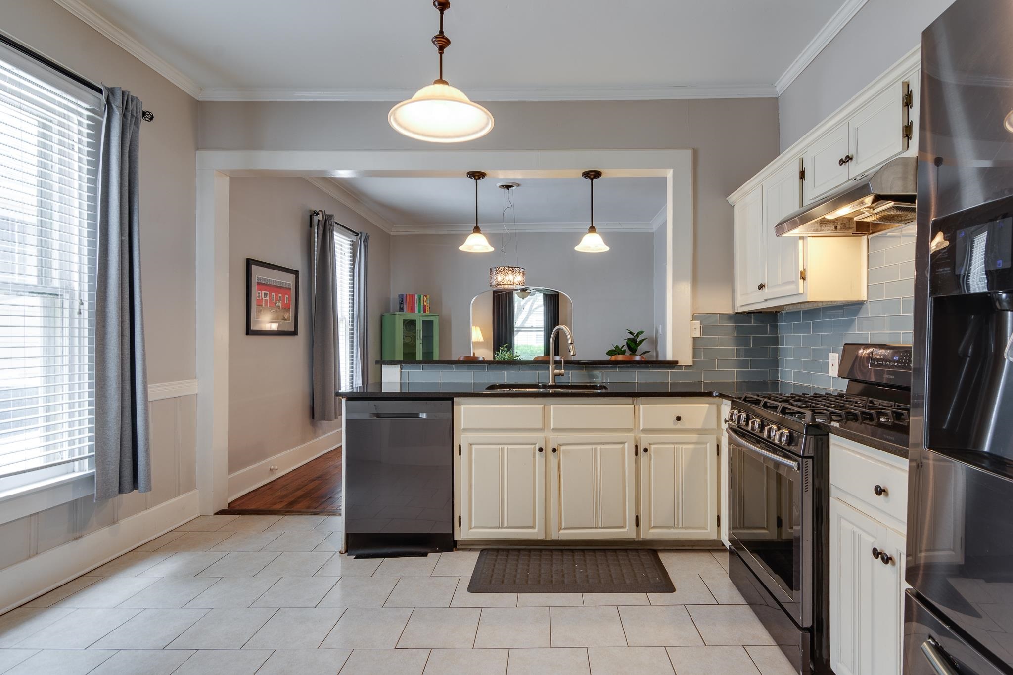 699 New York St Property Photo 14