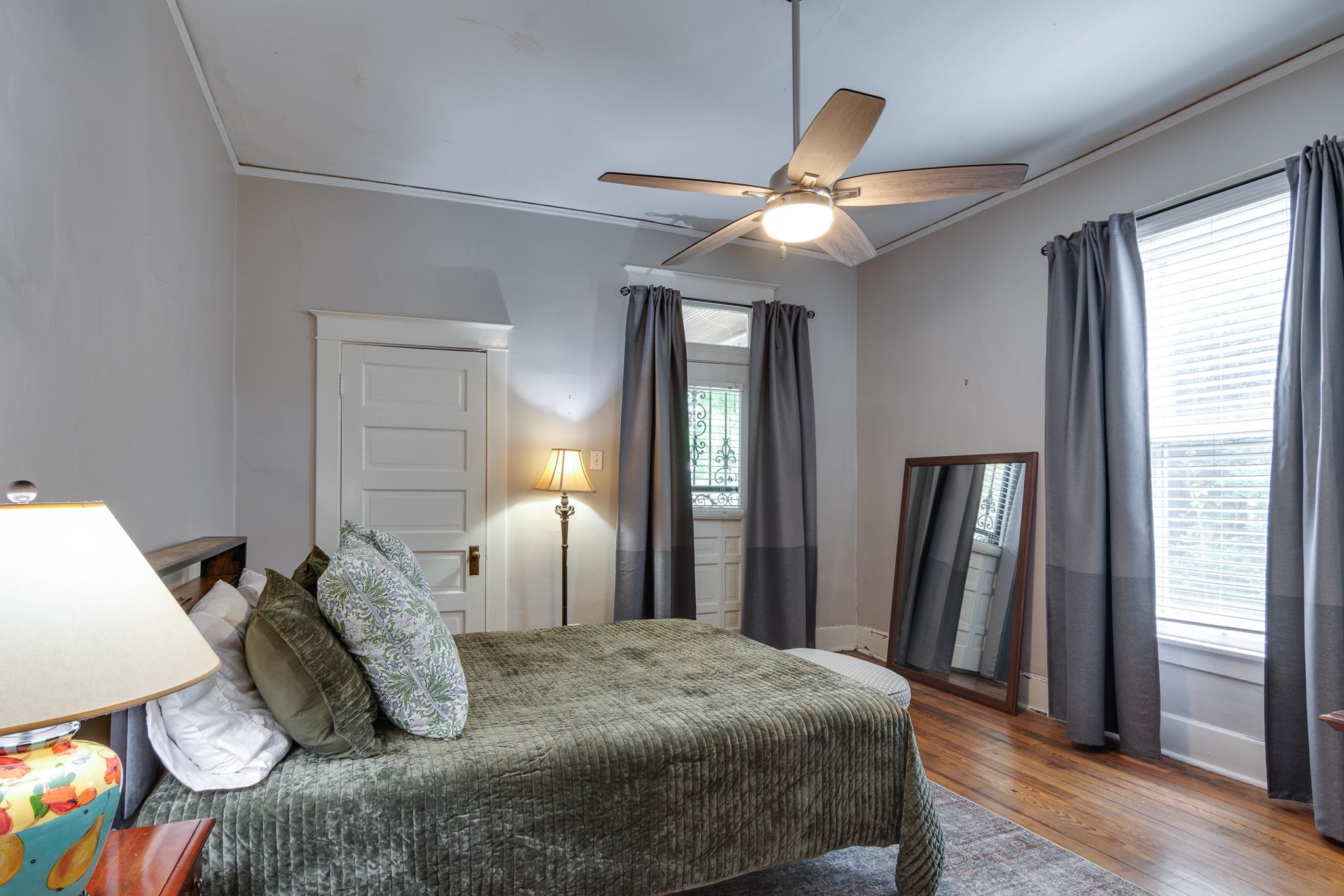 699 New York St Property Photo 16