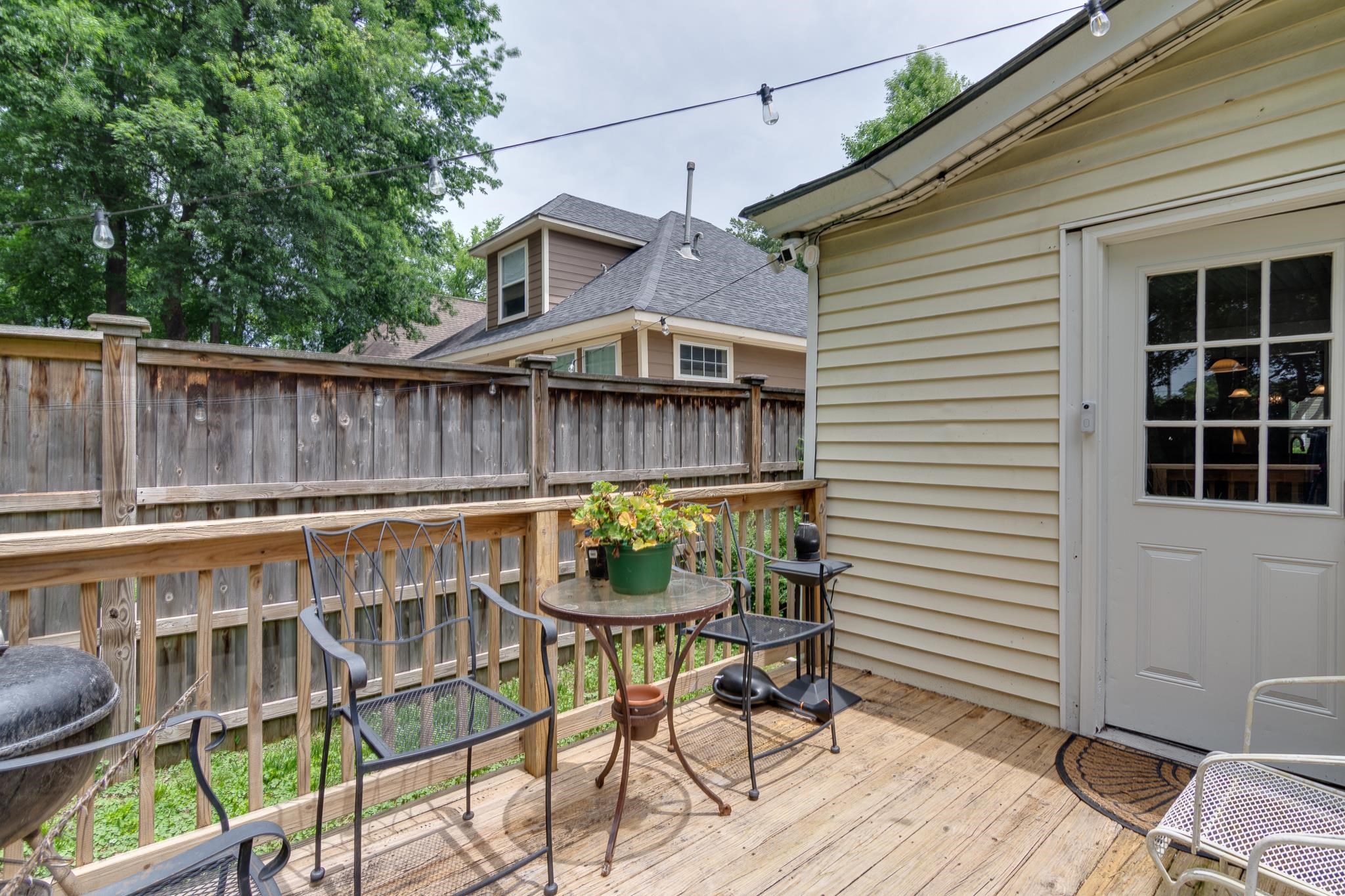 699 New York St Property Photo 22