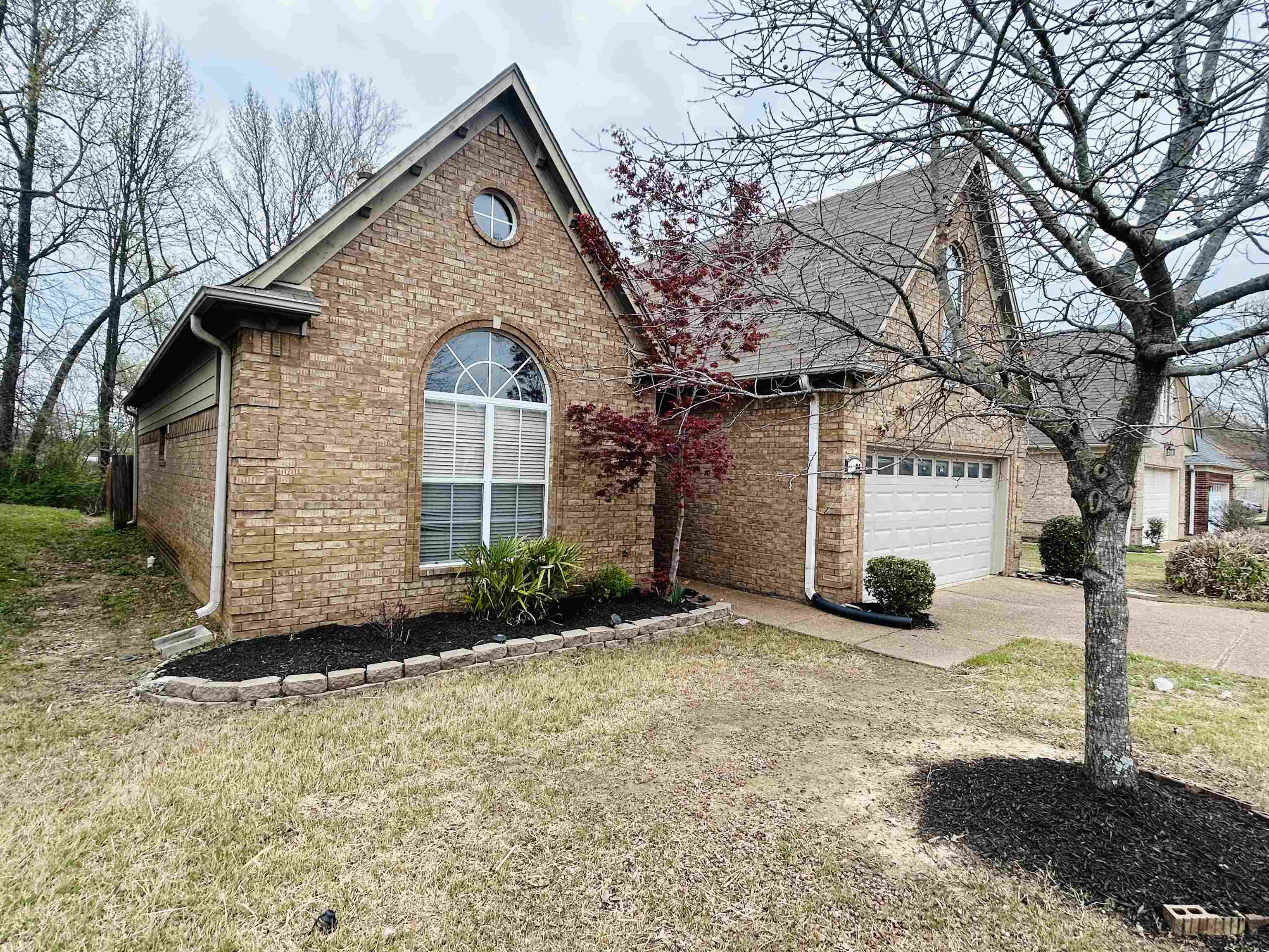 9204 ACADIA PL Property Photo 1
