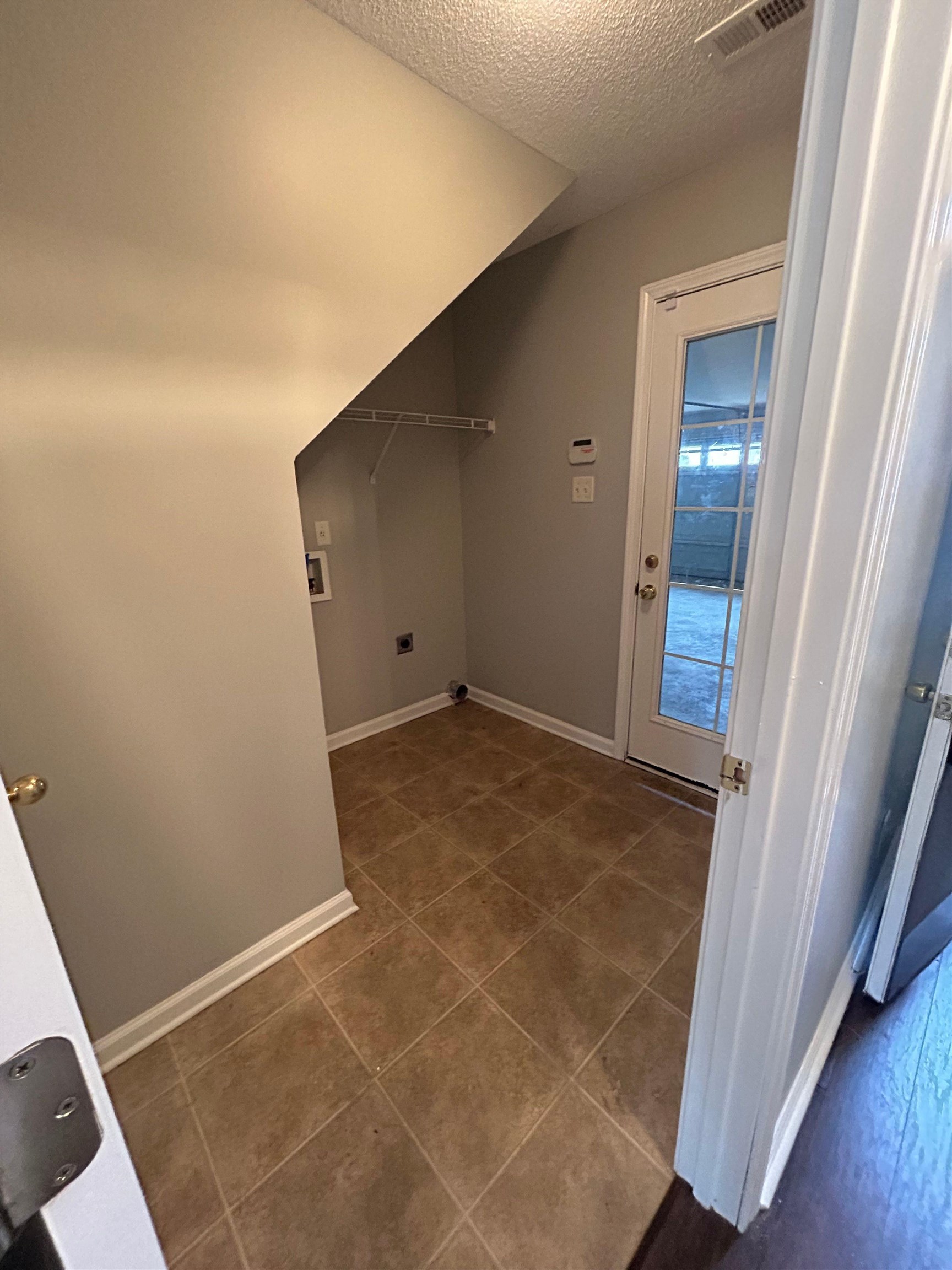 9204 Acadia Pl Property Photo 7