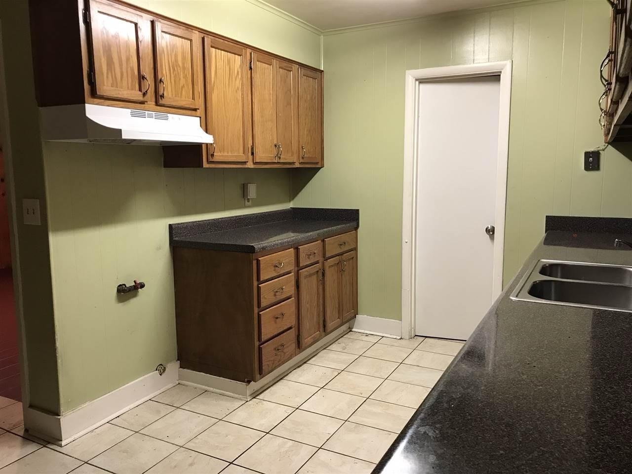 4418 Quince Rd Property Photo 3
