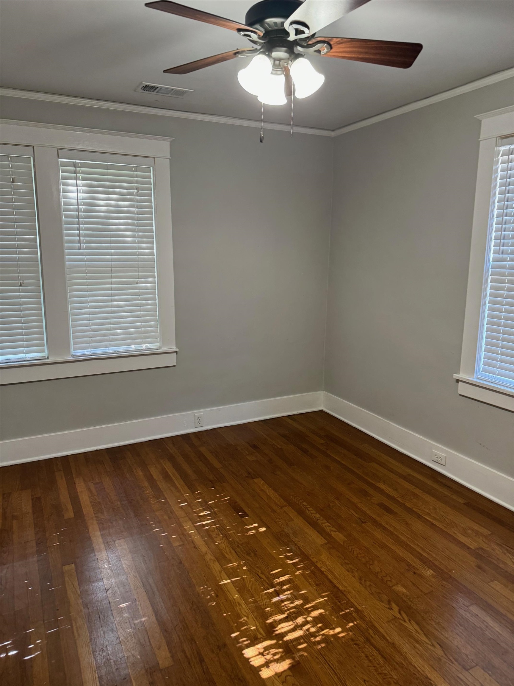699 S Barksdale St Property Photo 4