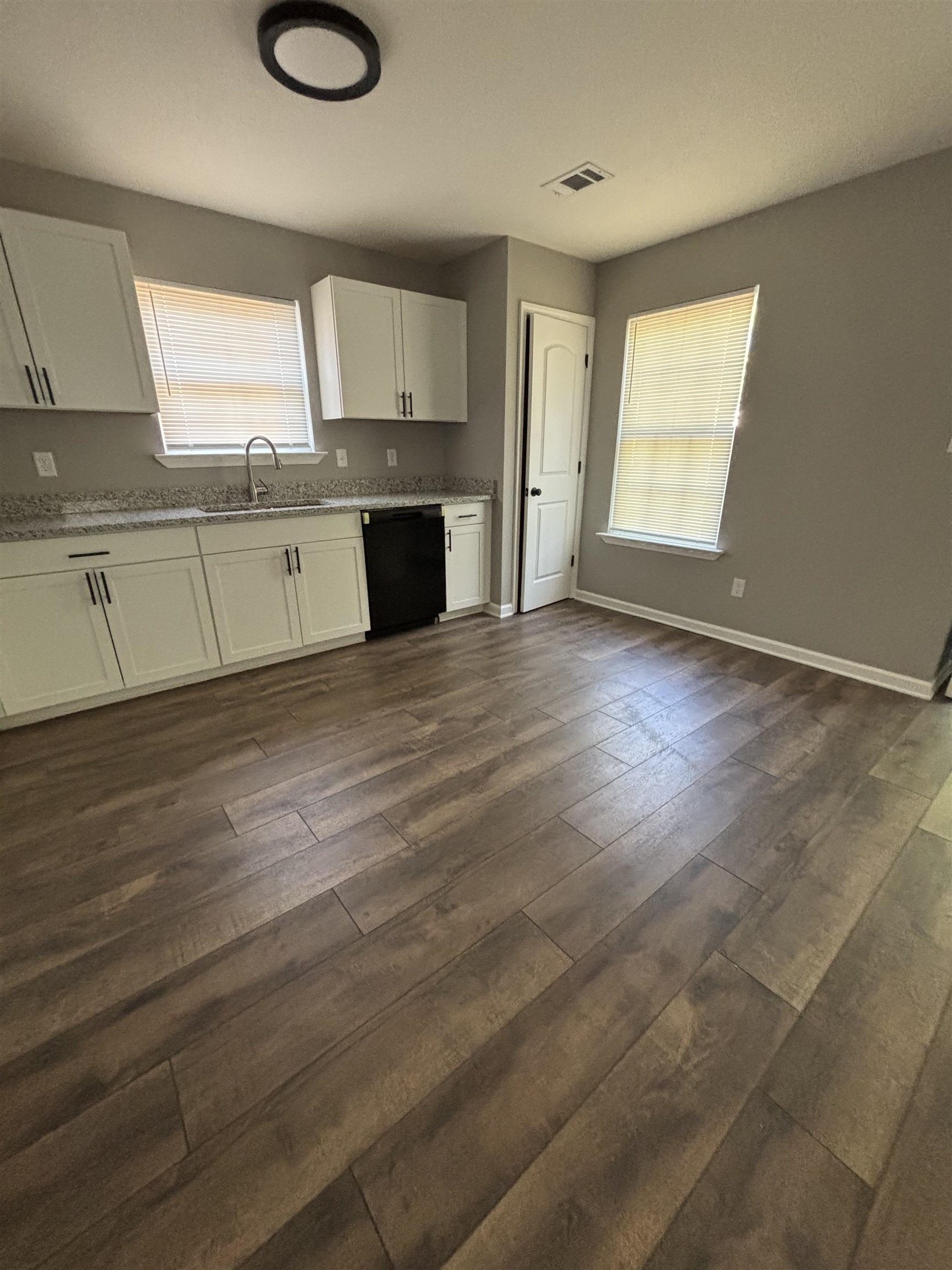 785 Marianna St Property Photo 4