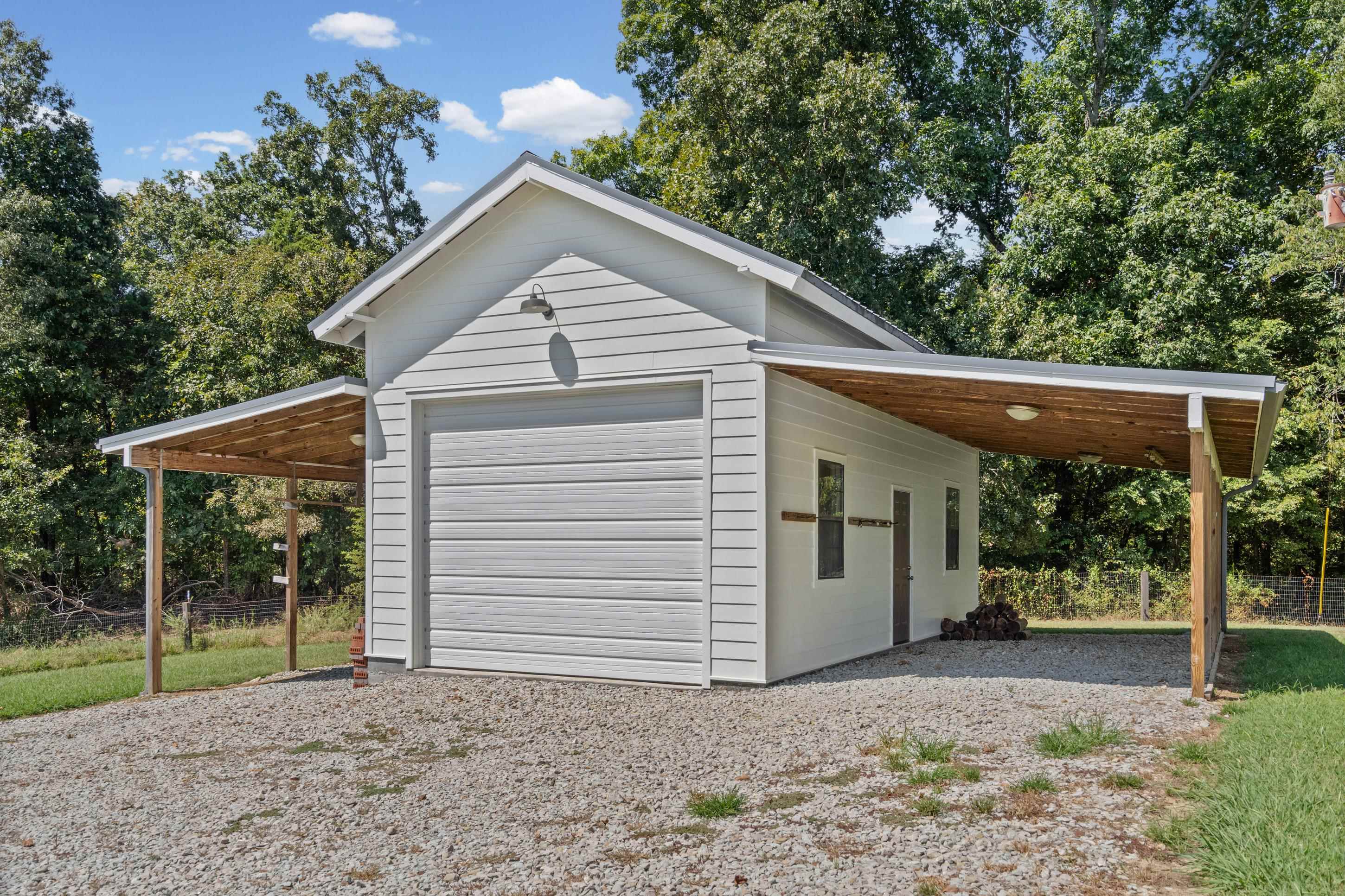 620 Diffee Rd Property Photo 3