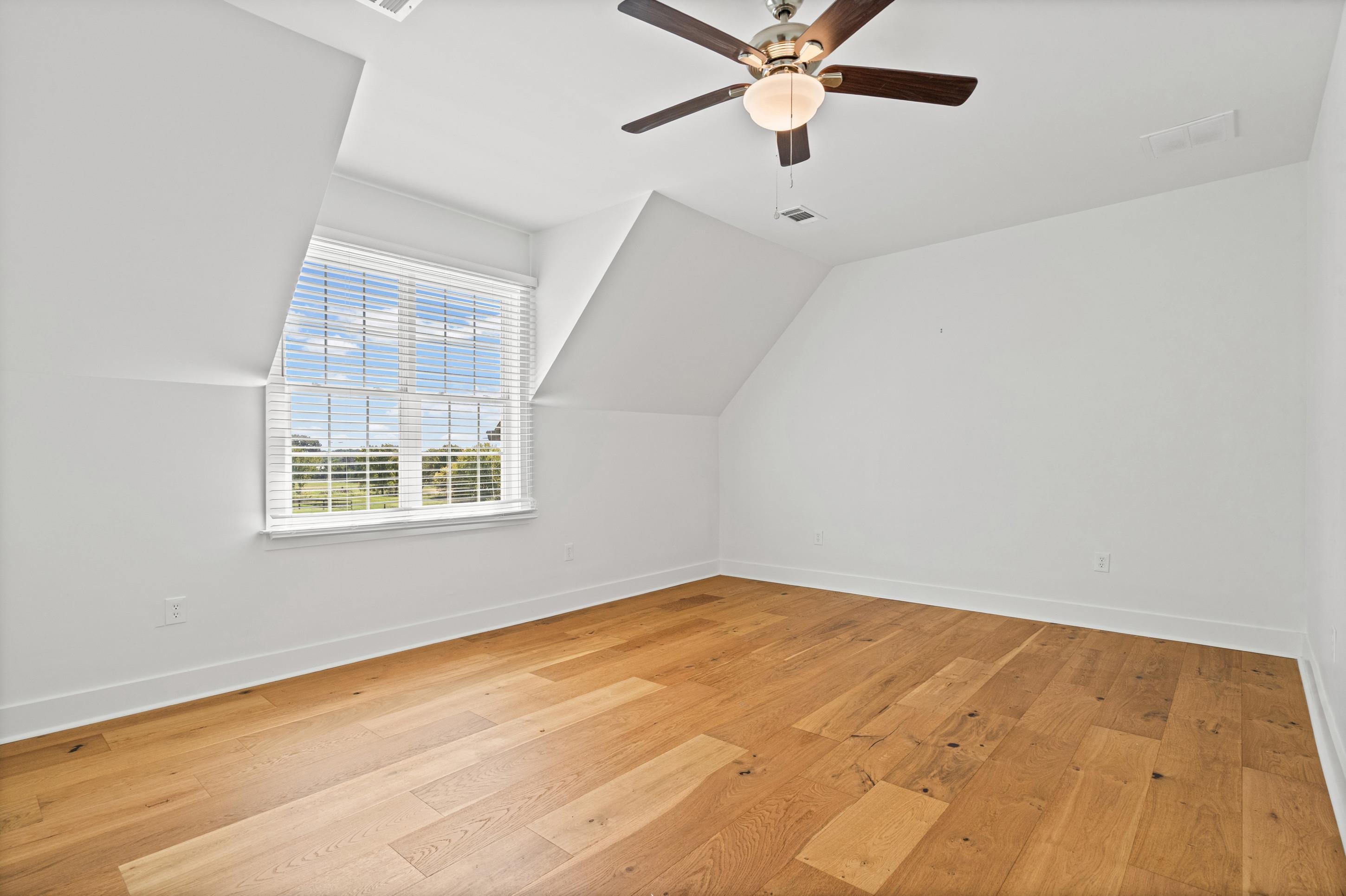 620 Diffee Rd Property Photo 16