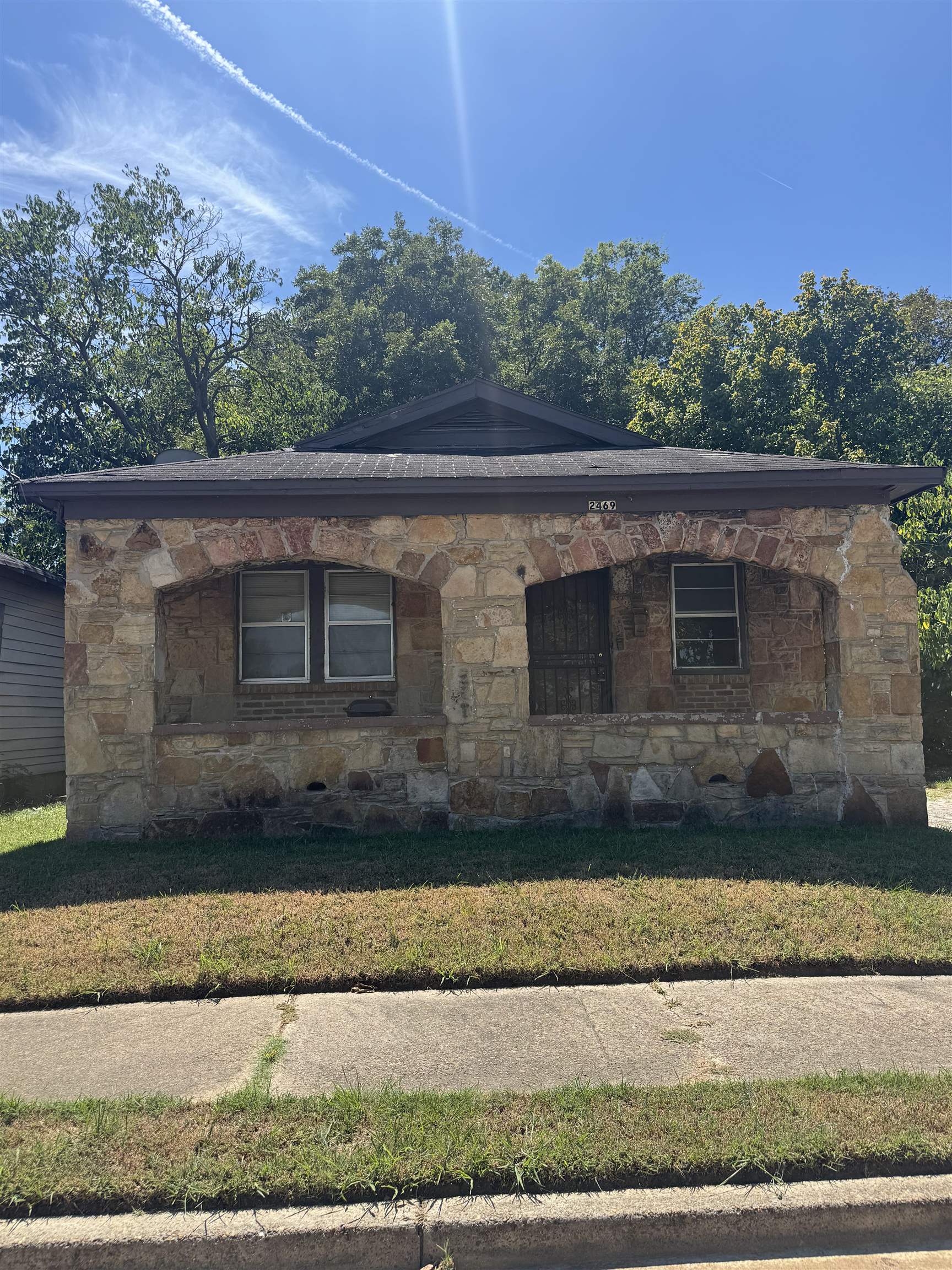2469 Dexter Ave Property Photo 1