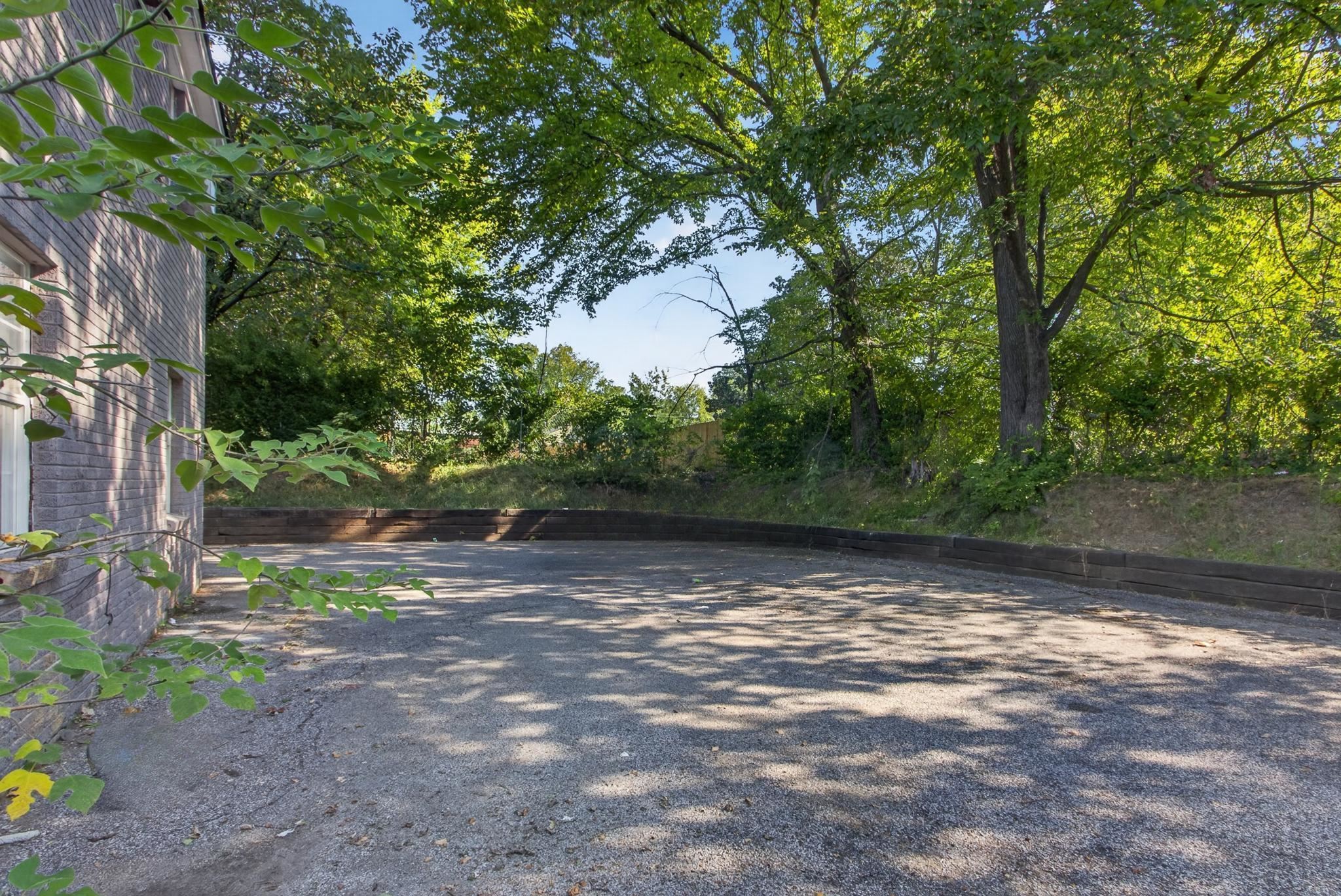 1178 N Evergreen St Property Photo 2