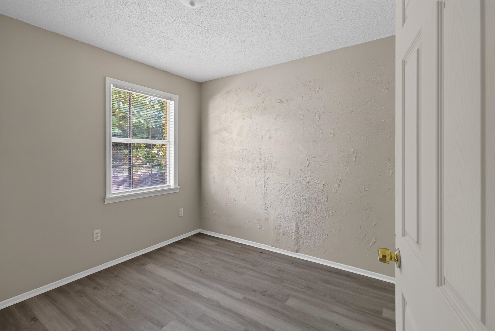 1178 N Evergreen St Property Photo 12