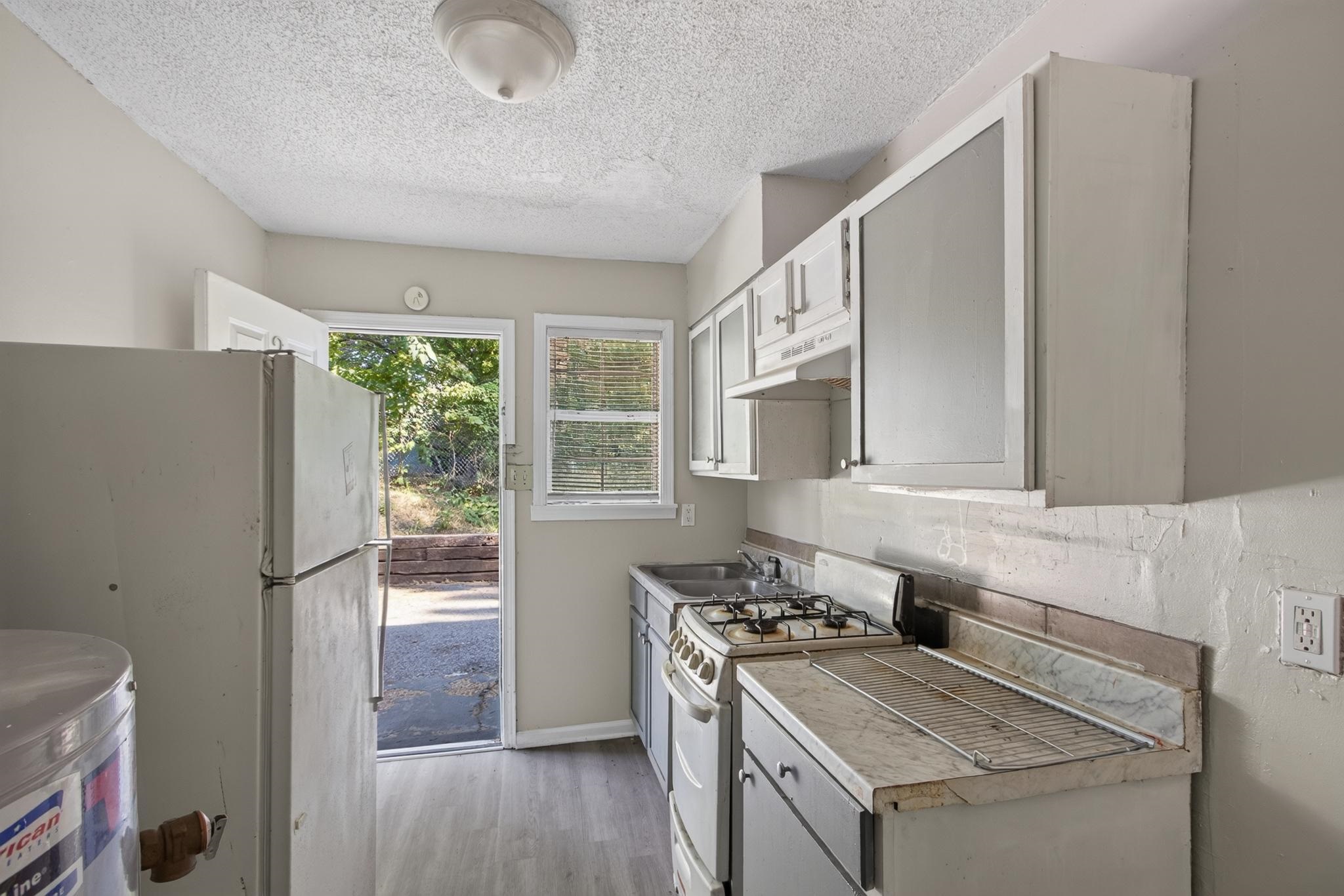 1178 N Evergreen St Property Photo 17