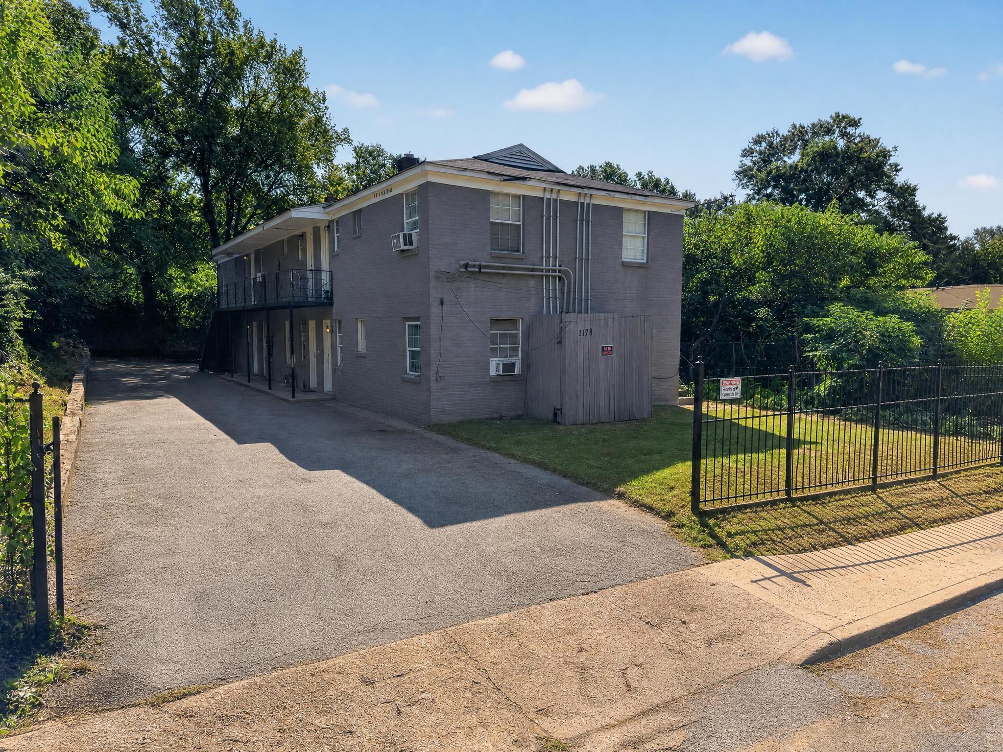 1178 N Evergreen St Property Photo 26