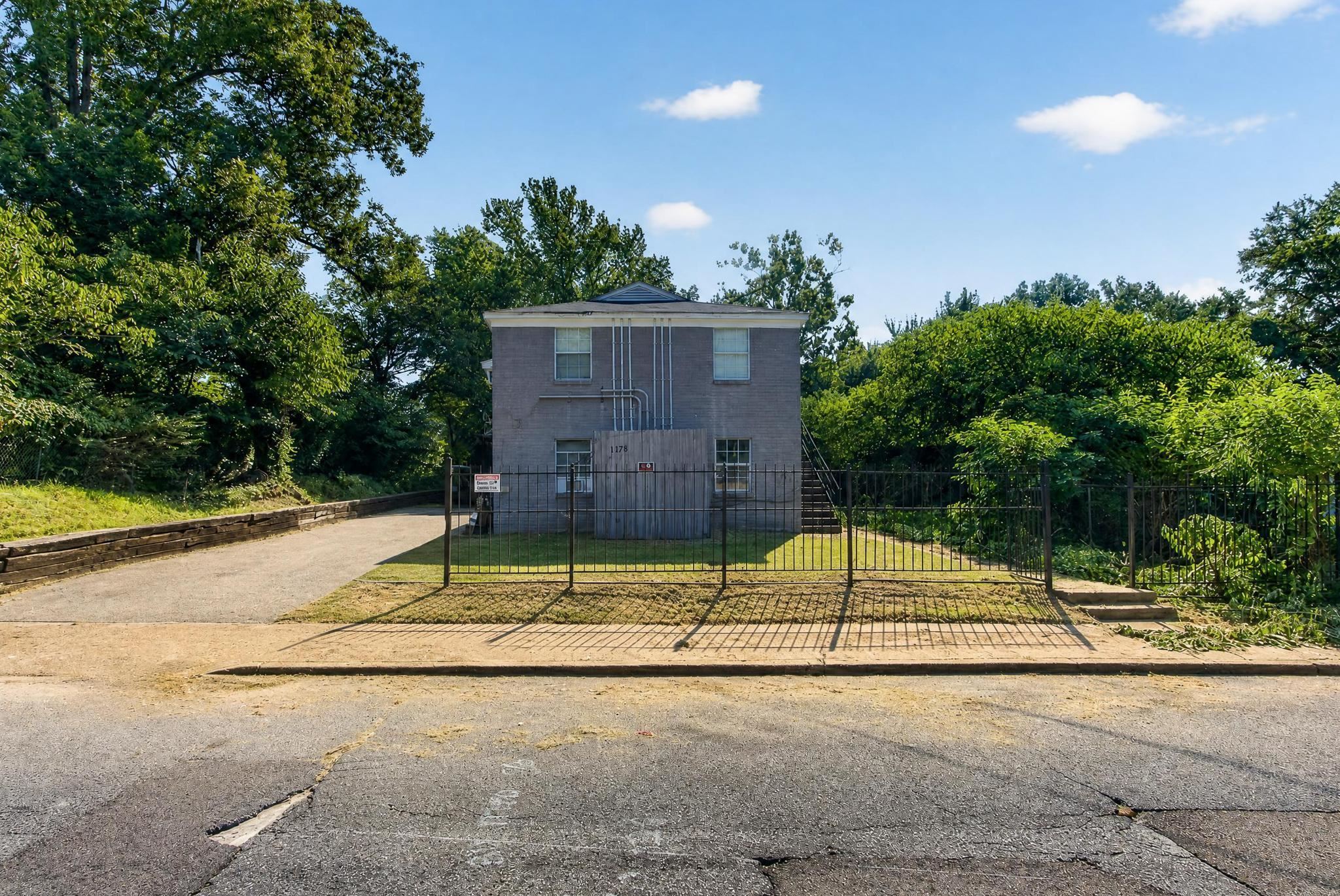 1178 N Evergreen St Property Photo 28