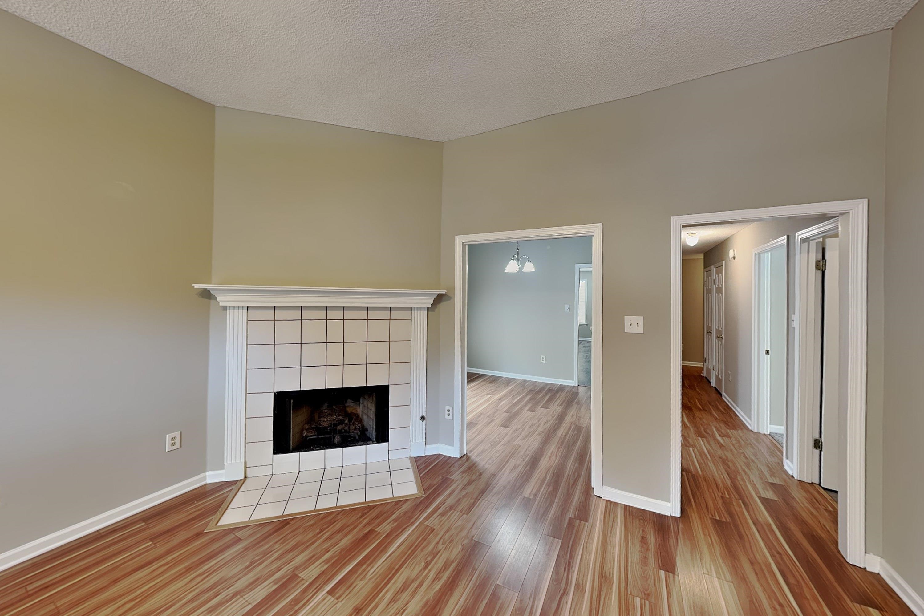 978 Nolan Ln Property Photo 3