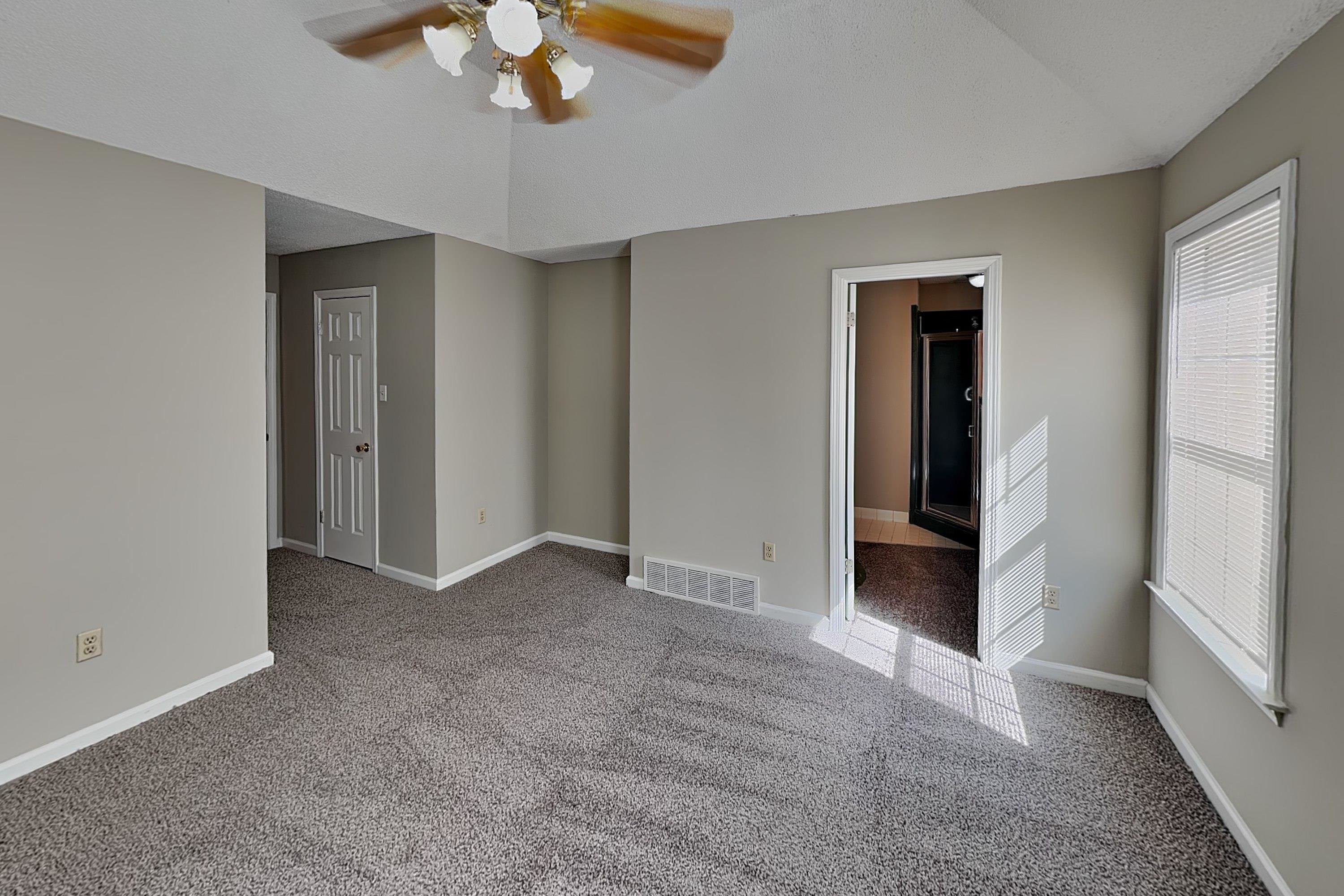 978 Nolan Ln Property Photo 7