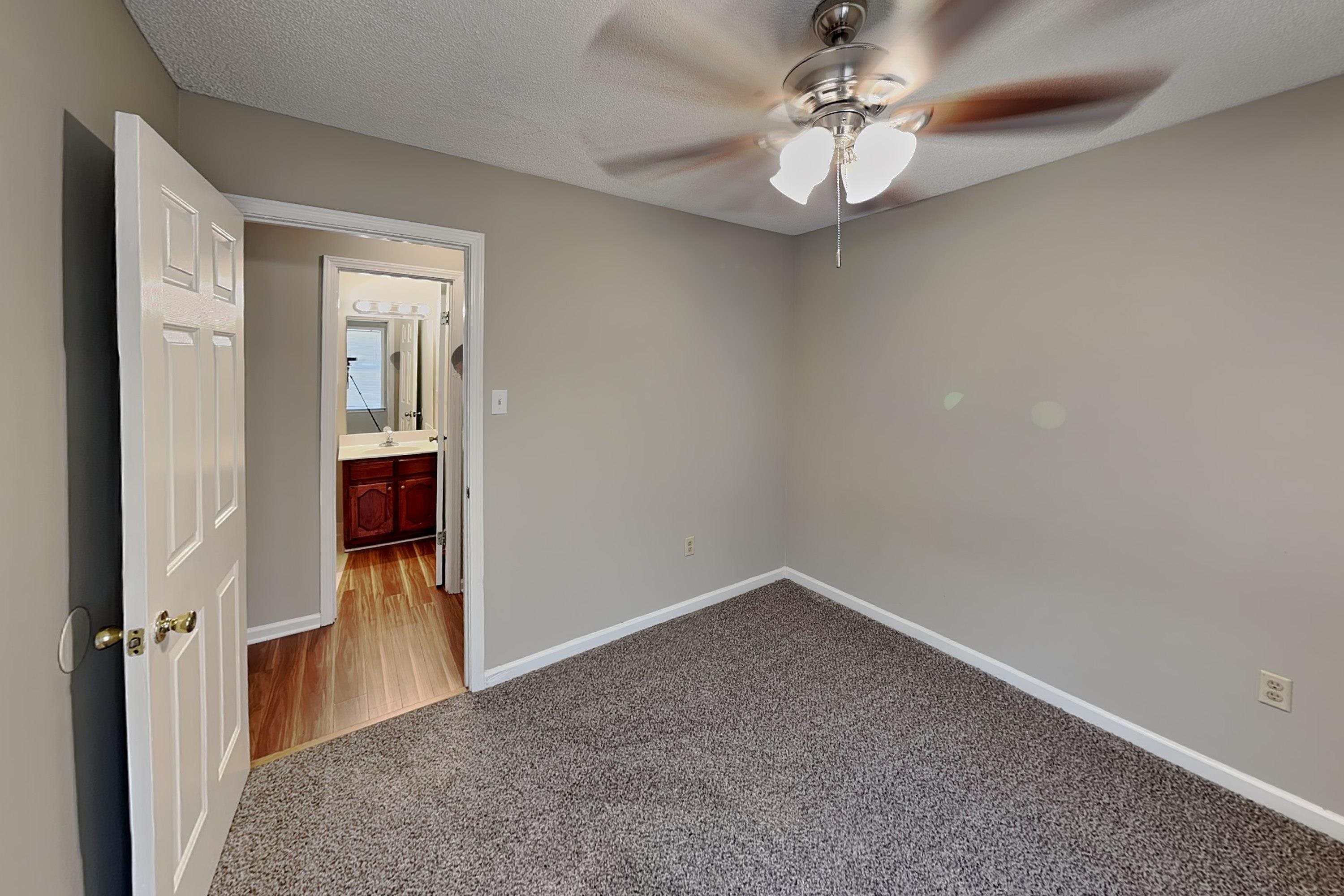 978 Nolan Ln Property Photo 12