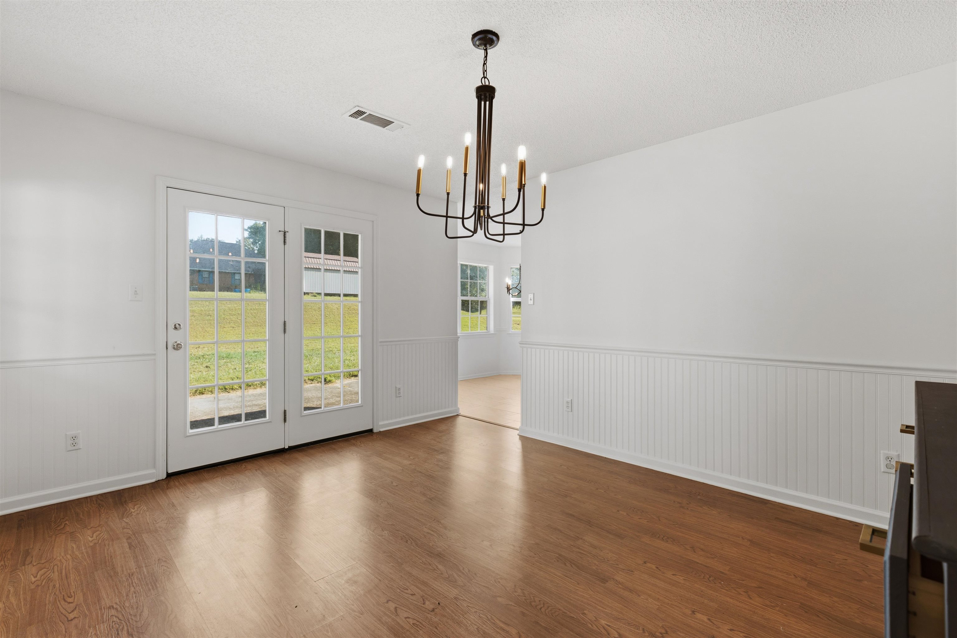 653 West Dr Property Photo 6