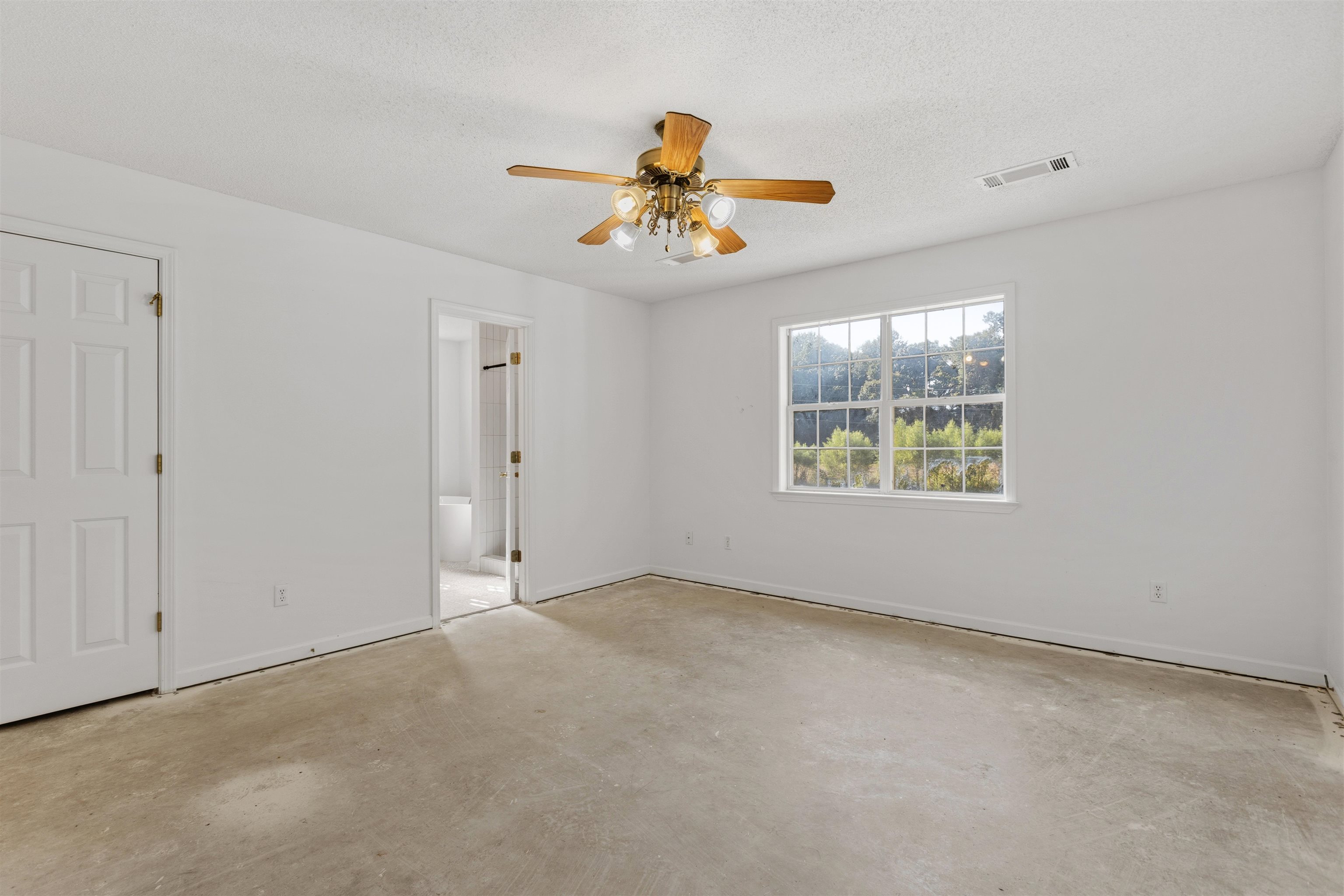 653 West Dr Property Photo 7