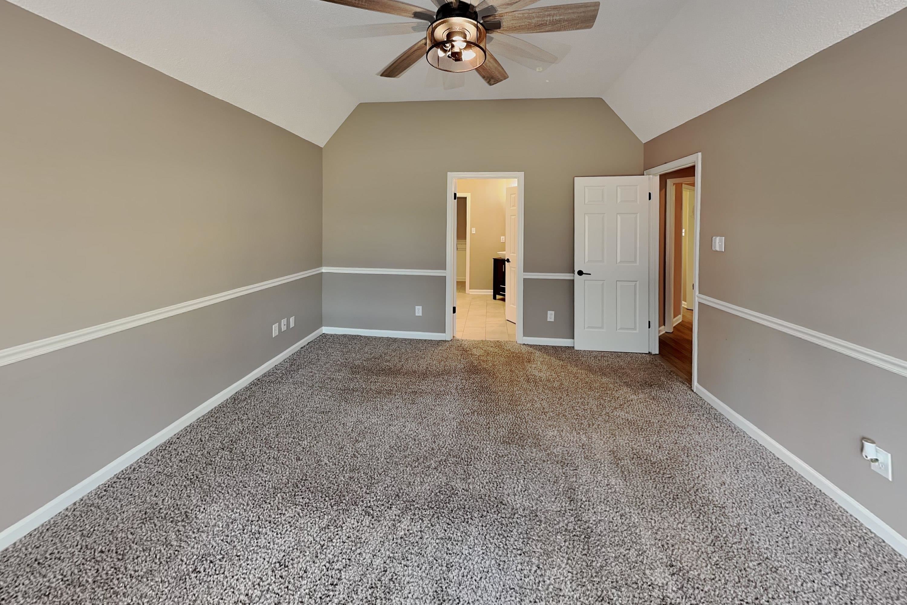 8070 Ellis Rd Property Photo 6