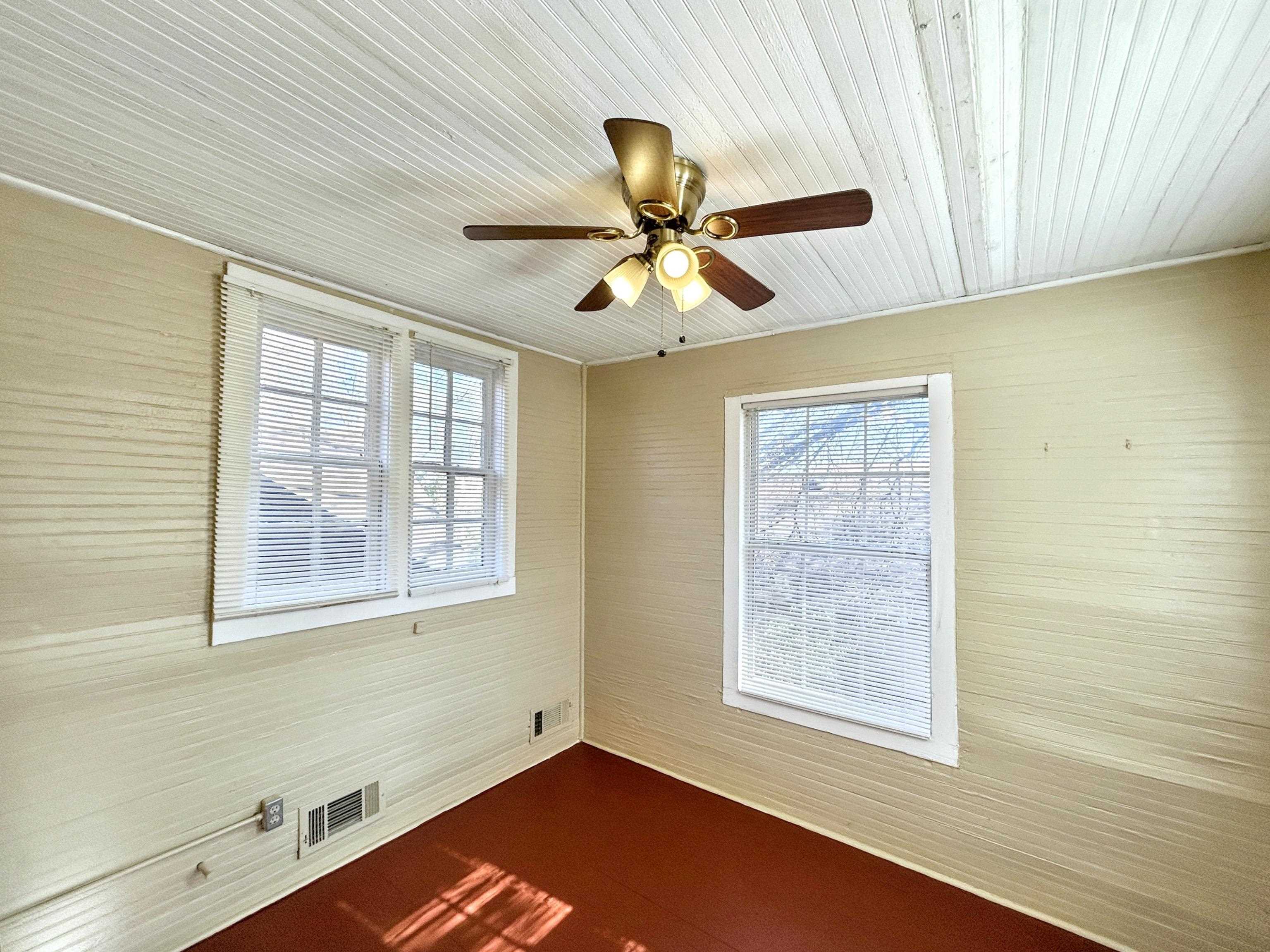 2023 Young Ave Property Photo 12